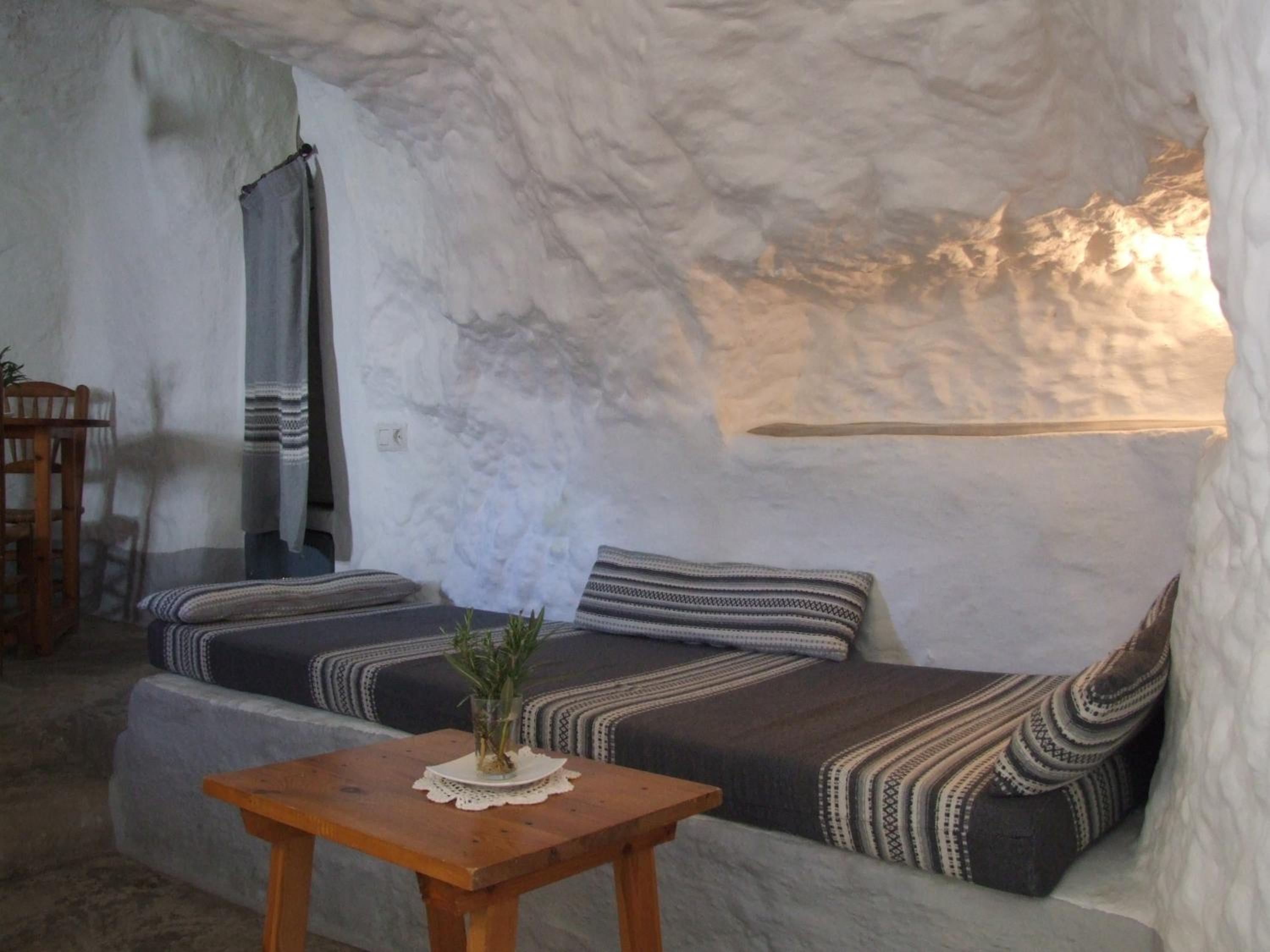 Cave (2 Adults)
