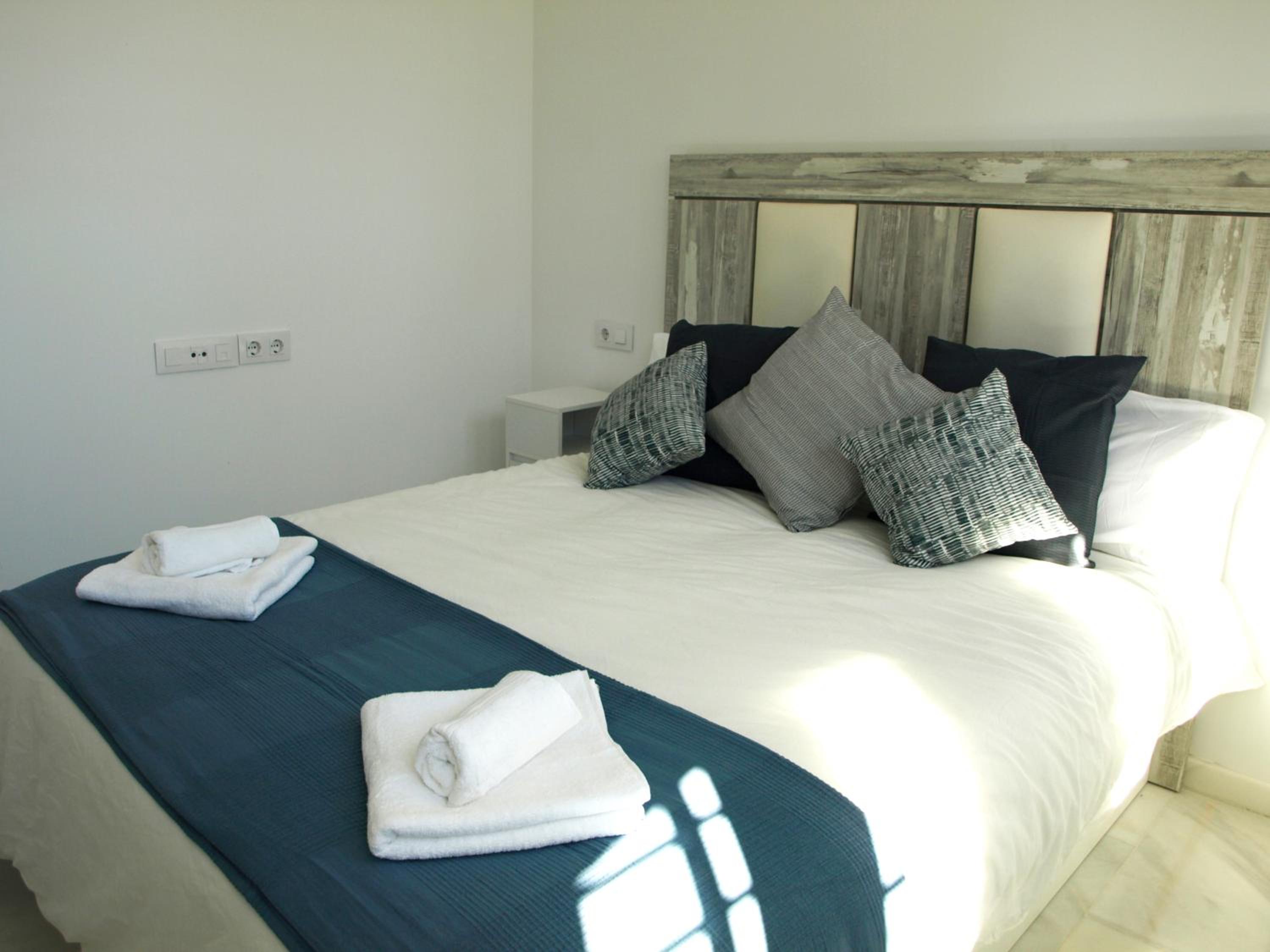 One-Bedroom Apartment photo 2