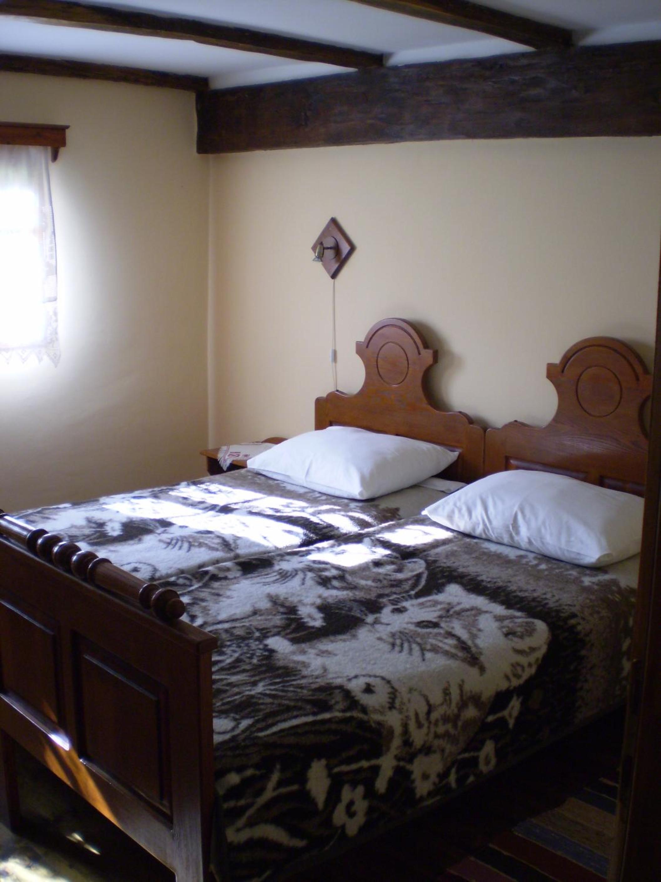 One-Bedroom Apartment - Photo 1
