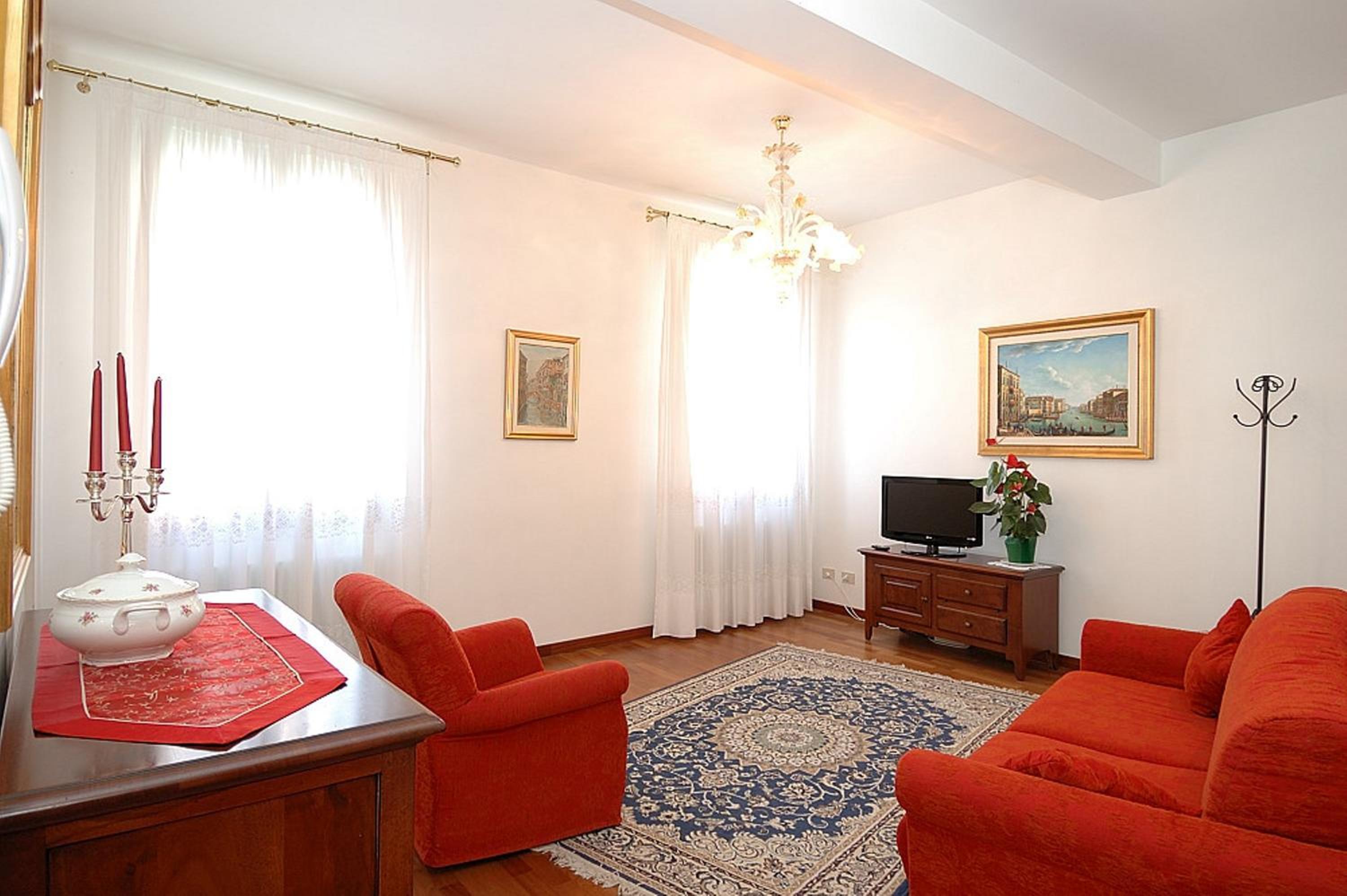 Two-Bedroom Suite with Canal View photo 1