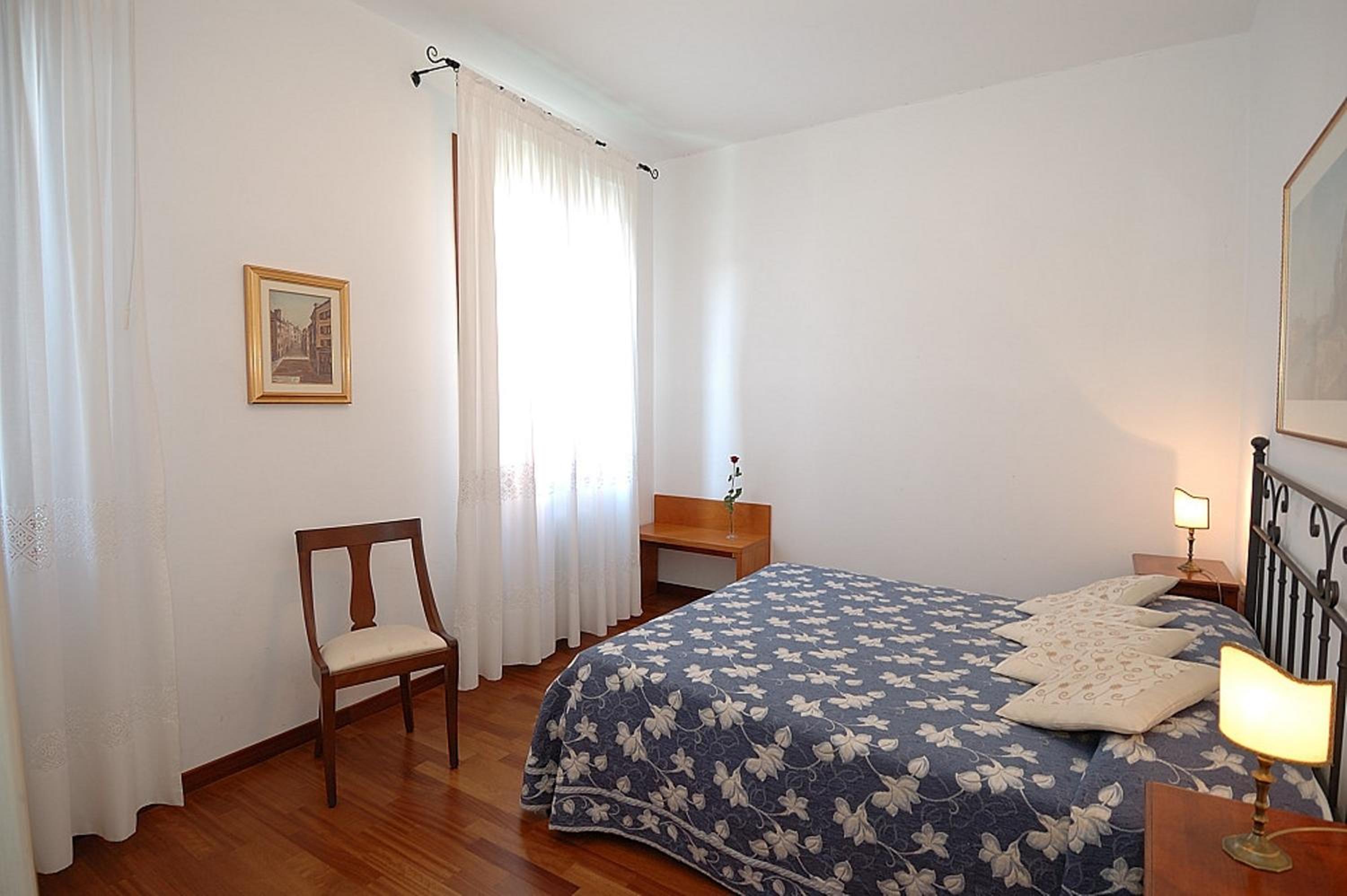Two-Bedroom Suite with Canal View photo 3