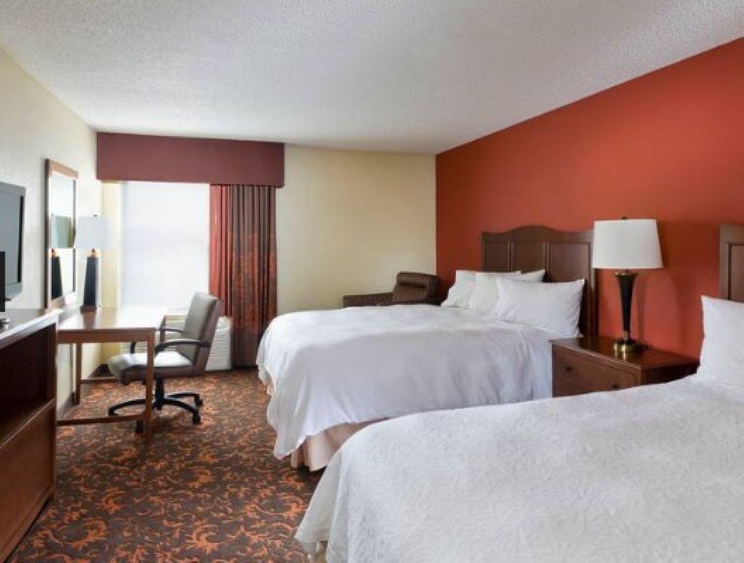 Queen Room with Two Queen Beds - Hearing Access/Non-Smoking - Photo 2