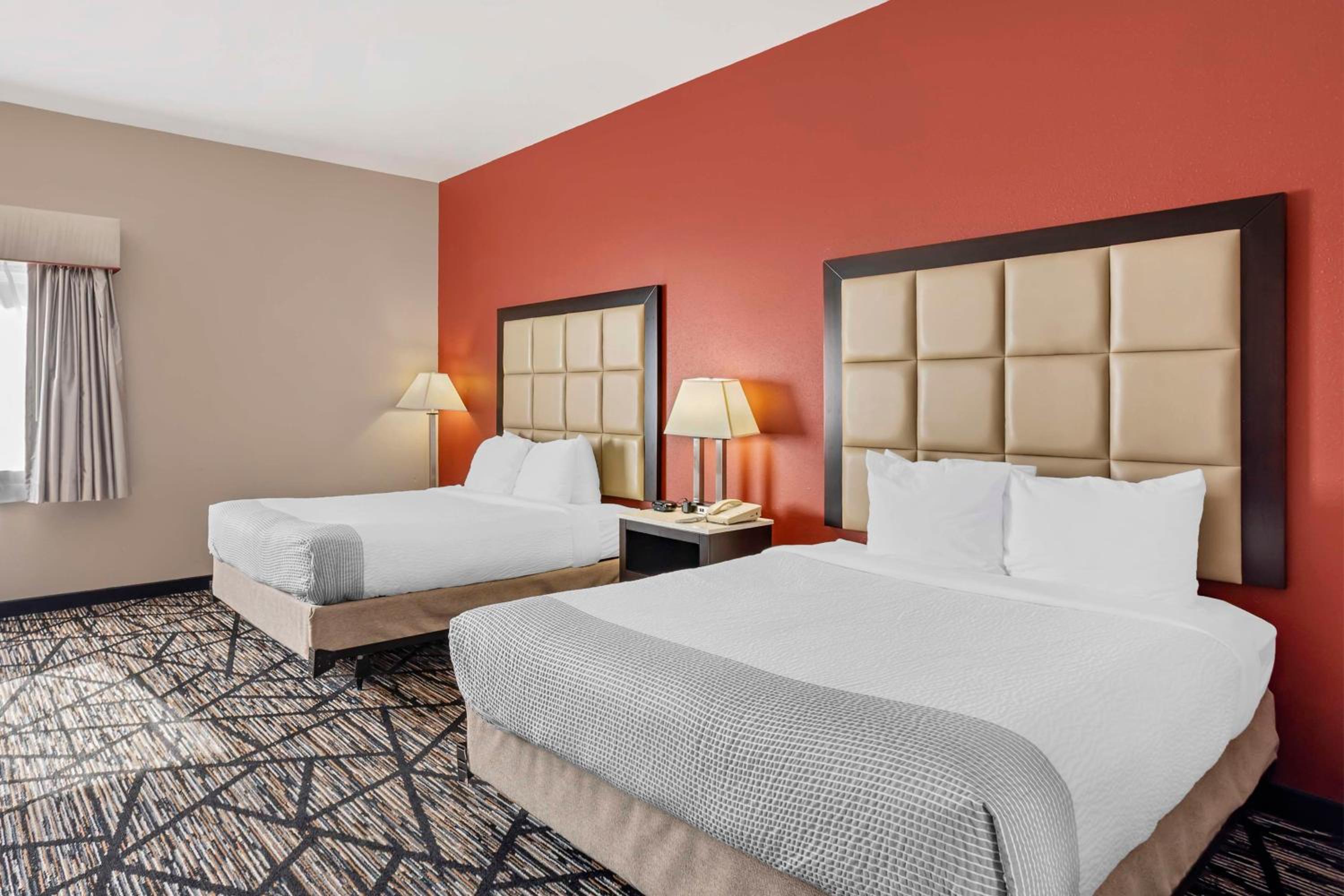 Queen Room with Two Queen Beds and Roll-In Shower and Sofa - Mobility Accessible photo 2