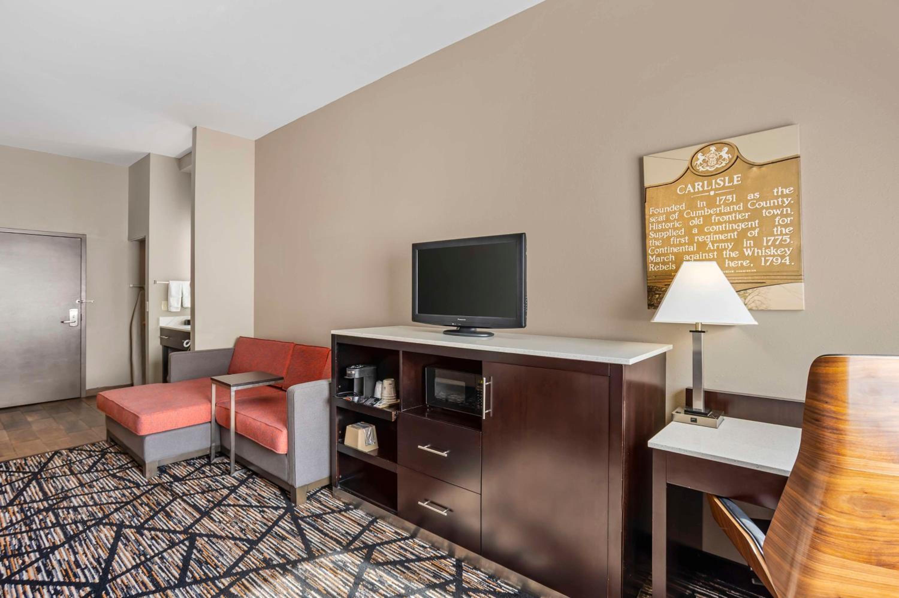 Queen Room with Two Queen Beds and Roll-In Shower and Sofa - Mobility Accessible photo 3