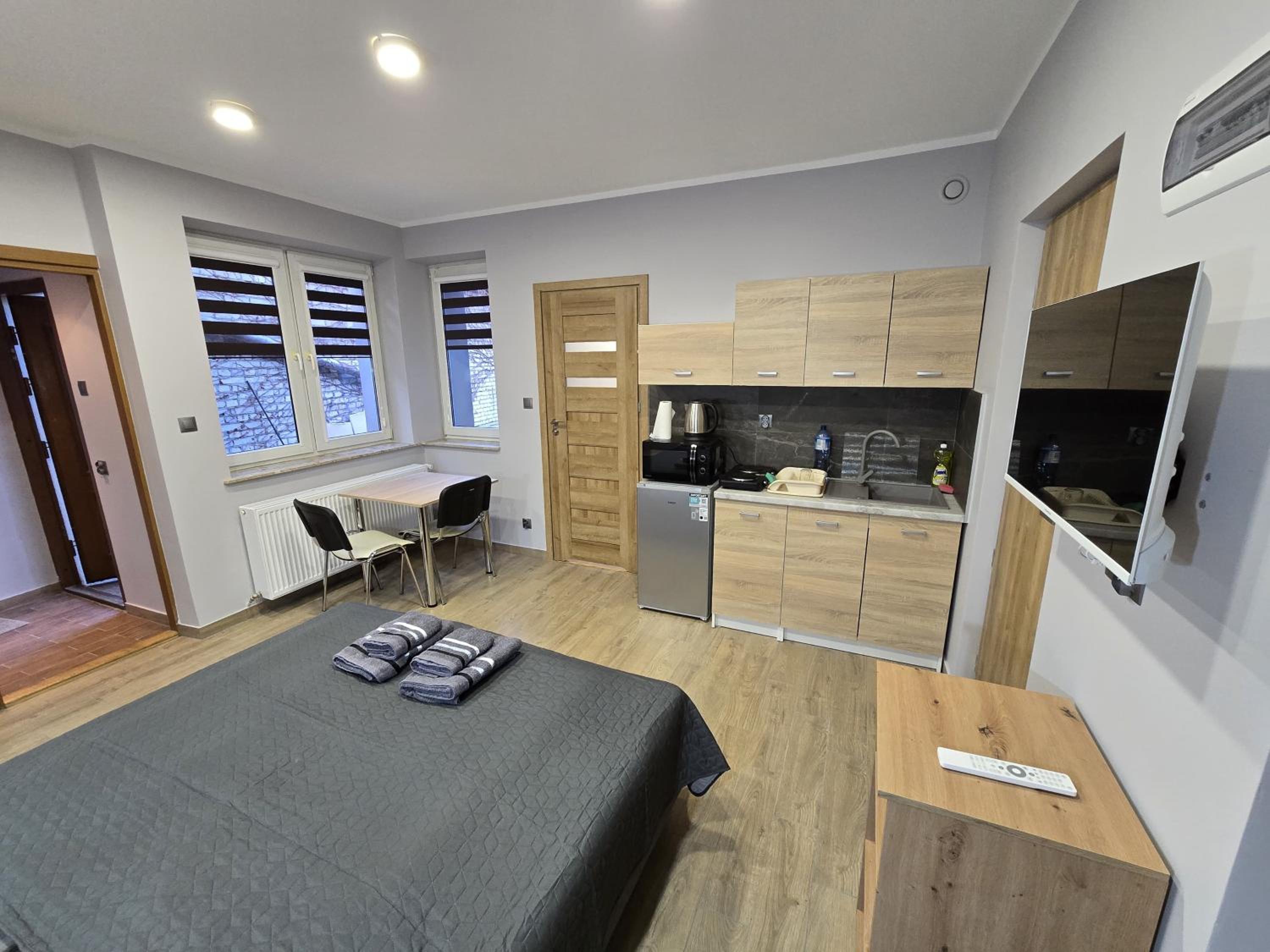 Double Room with Patio - Photo 3