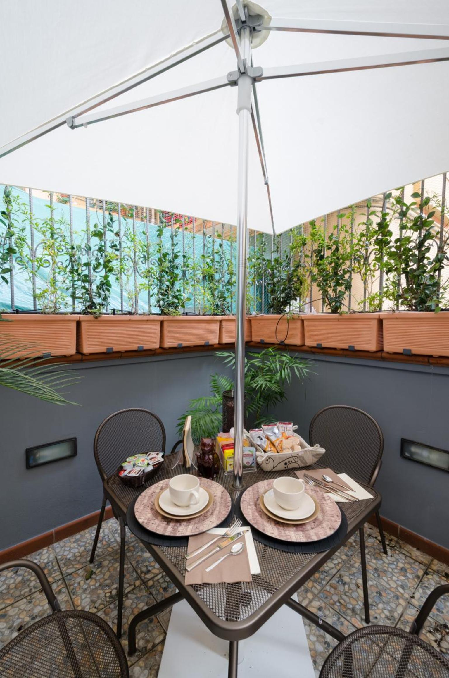 Double Room - Photo 24