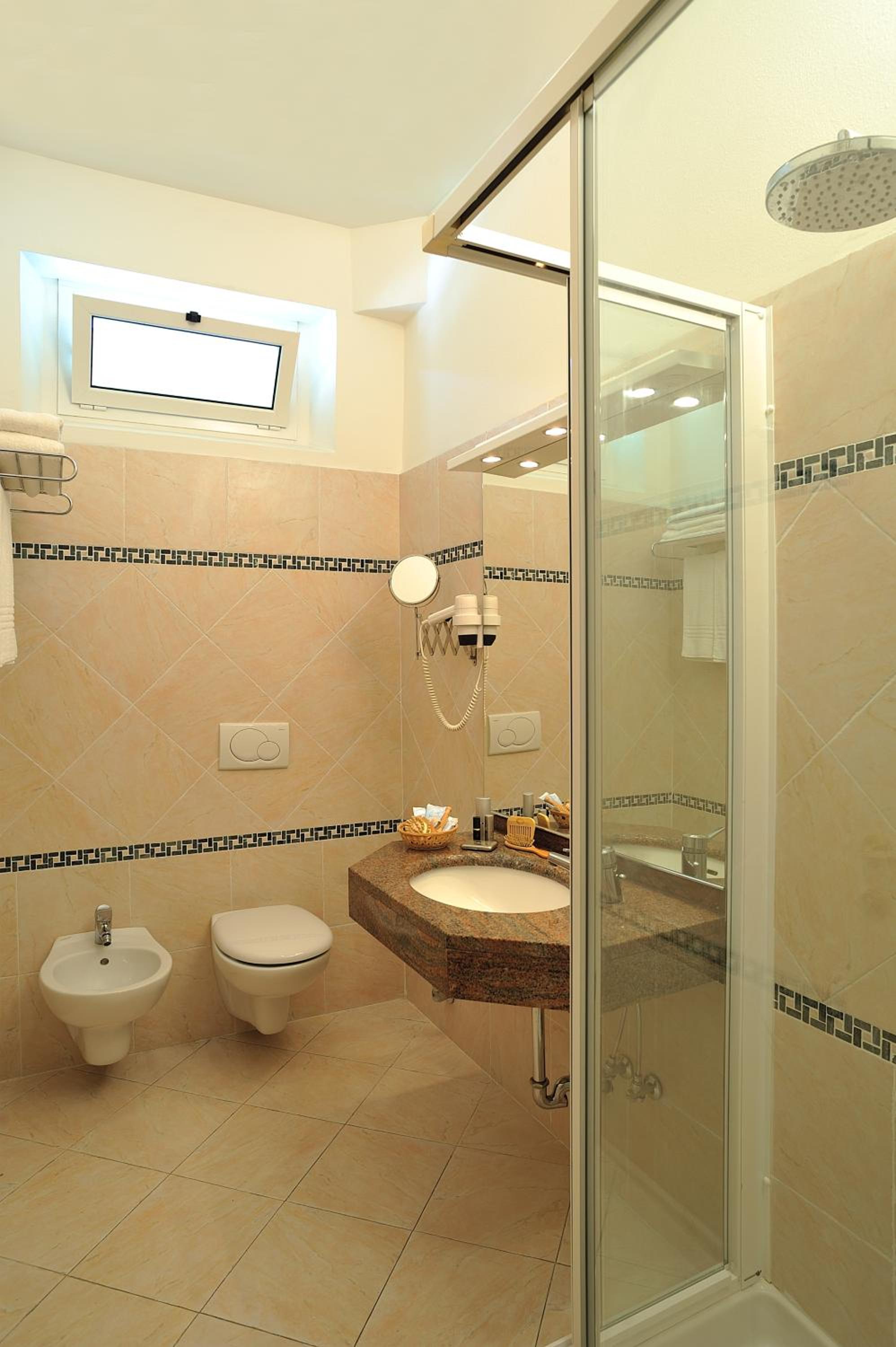 Classic Triple Room - Photo 8