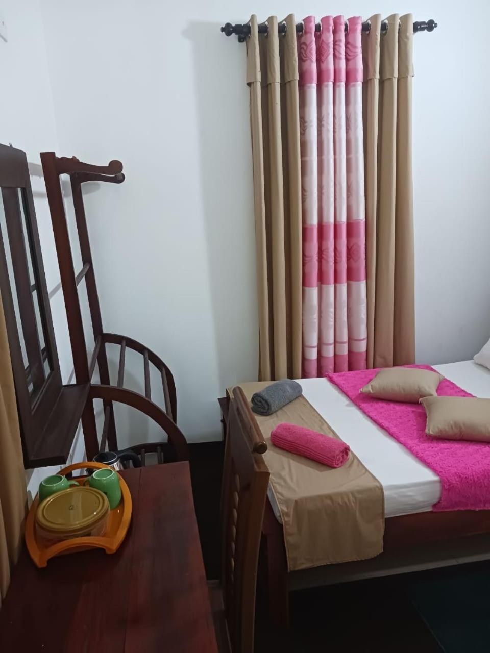 Budget Double Room photo 2
