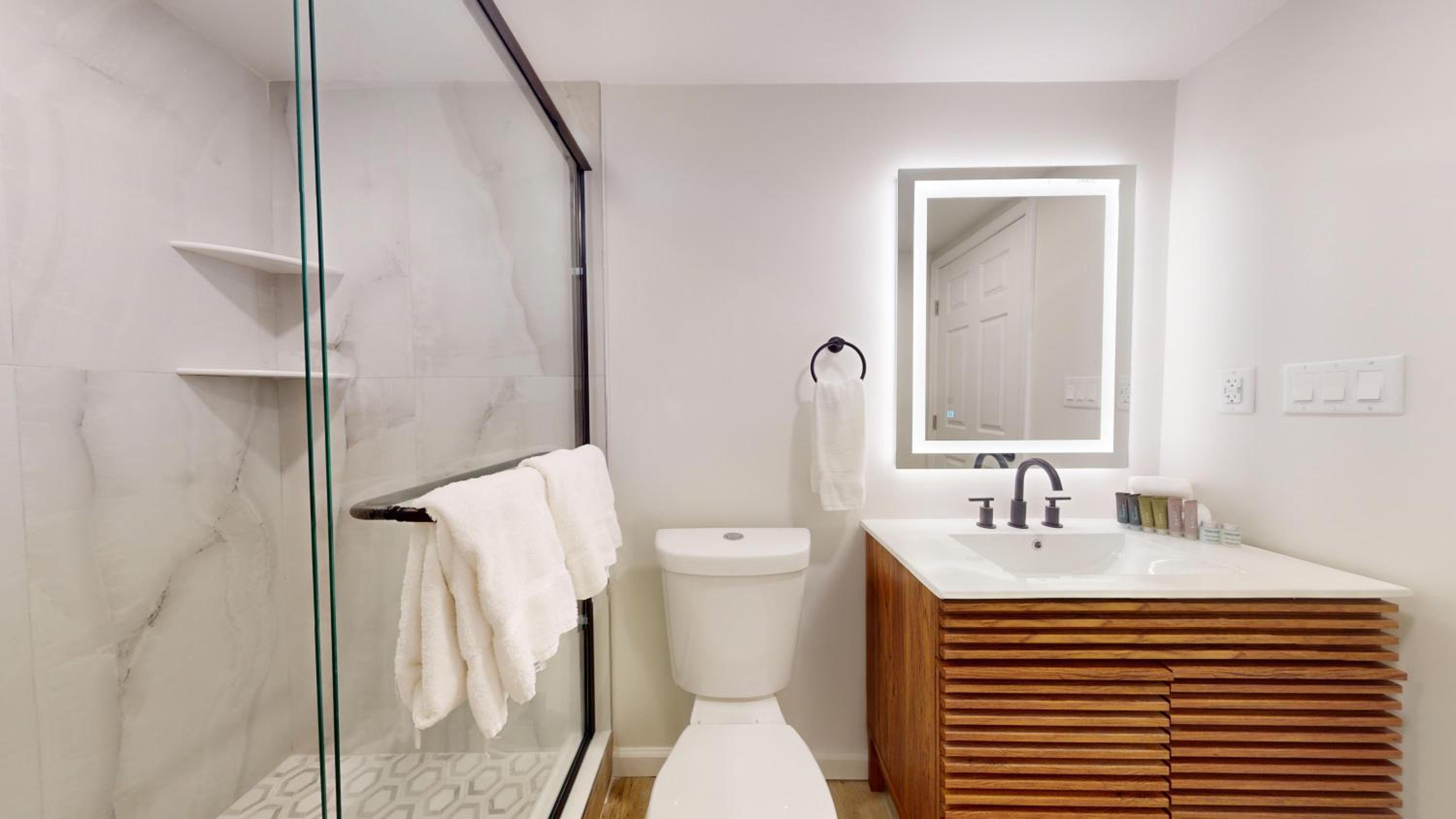 Queen Suite - Photo 4