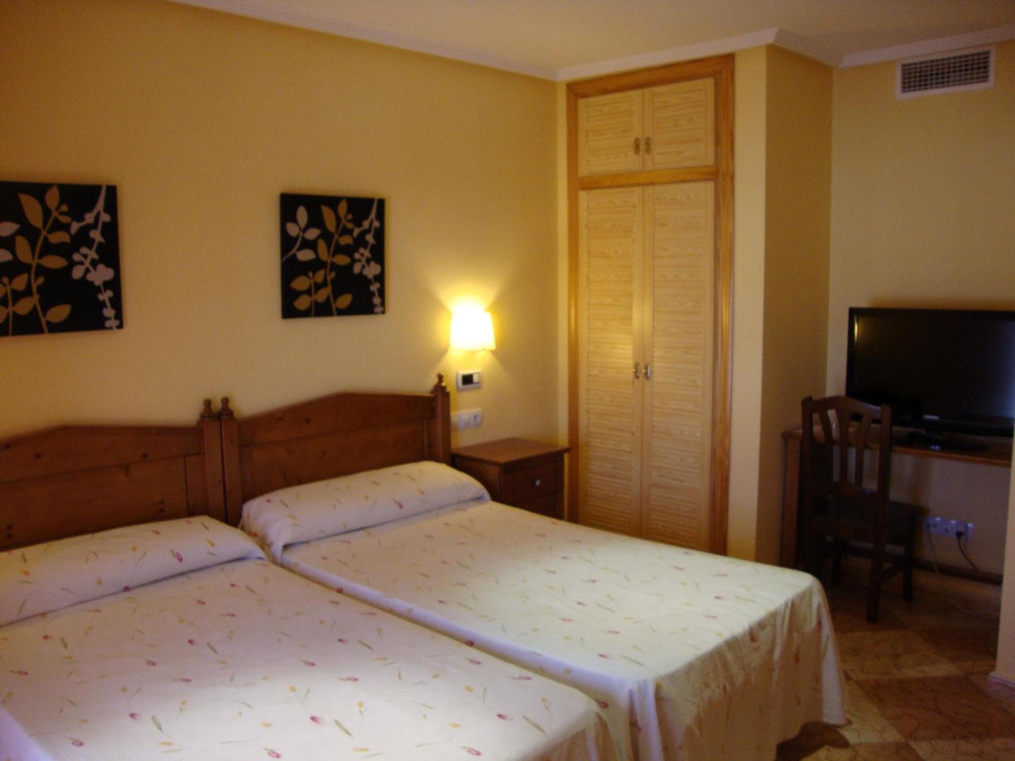 Double or Twin Room photo 3
