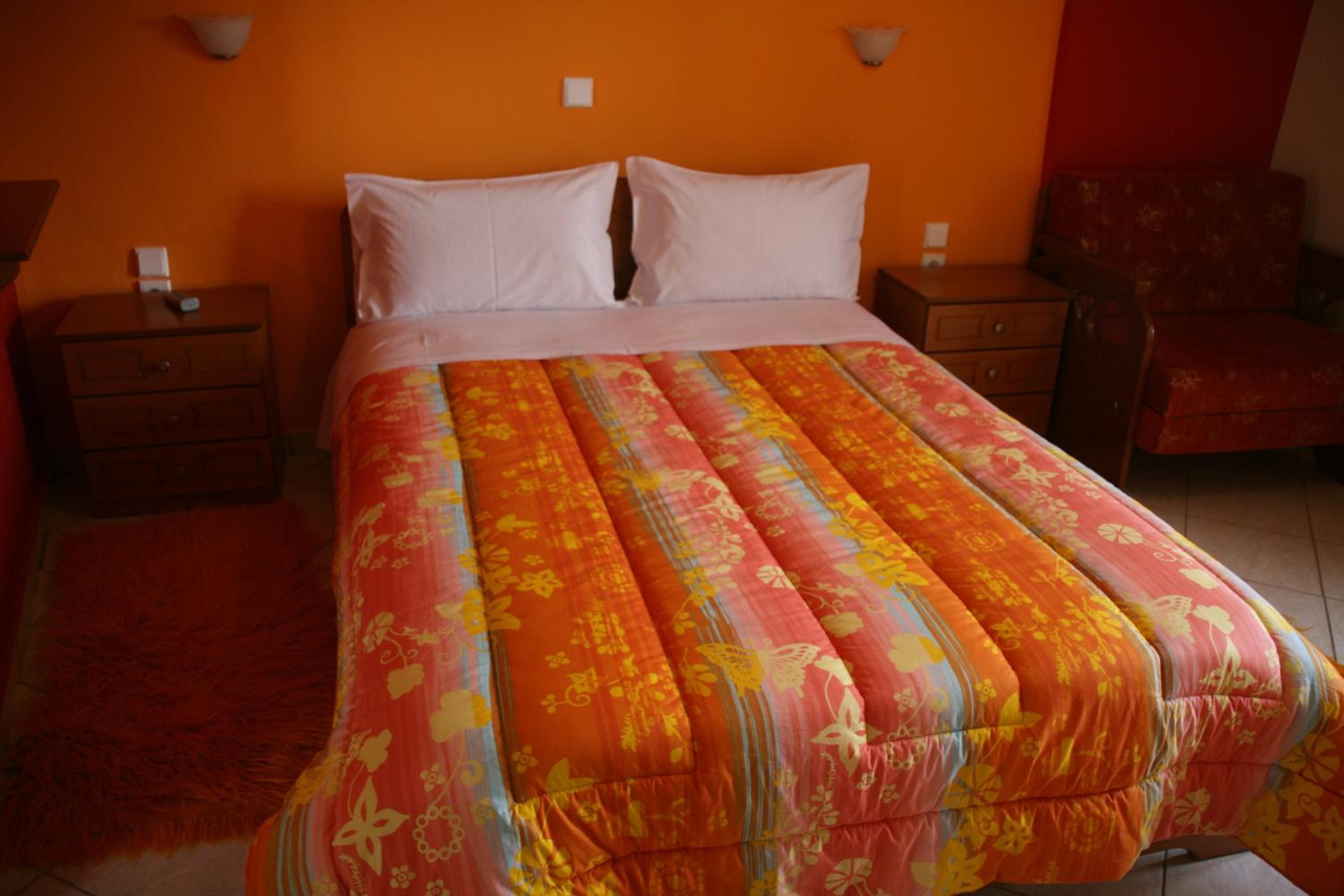 Double Room with Lake View - Photo 4