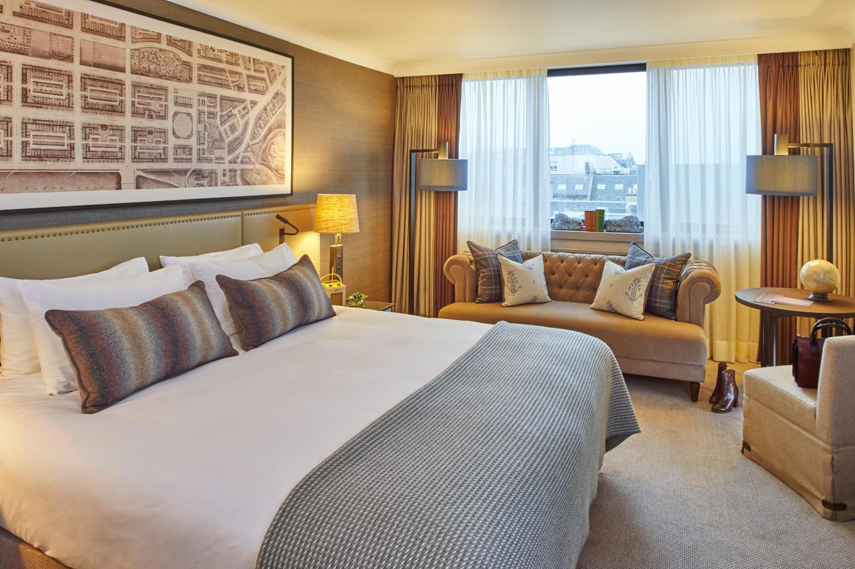 Premium King Room with Stocked Mini-bar - Photo 1