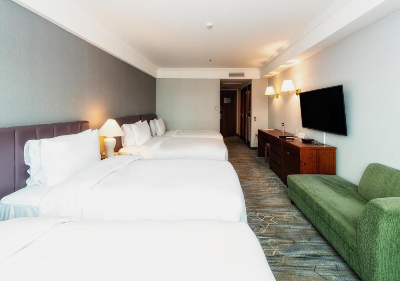 Quadruple Room - Dear Kids Package (Breakfast for 2 Adults + 1 Child-below 12 years old)