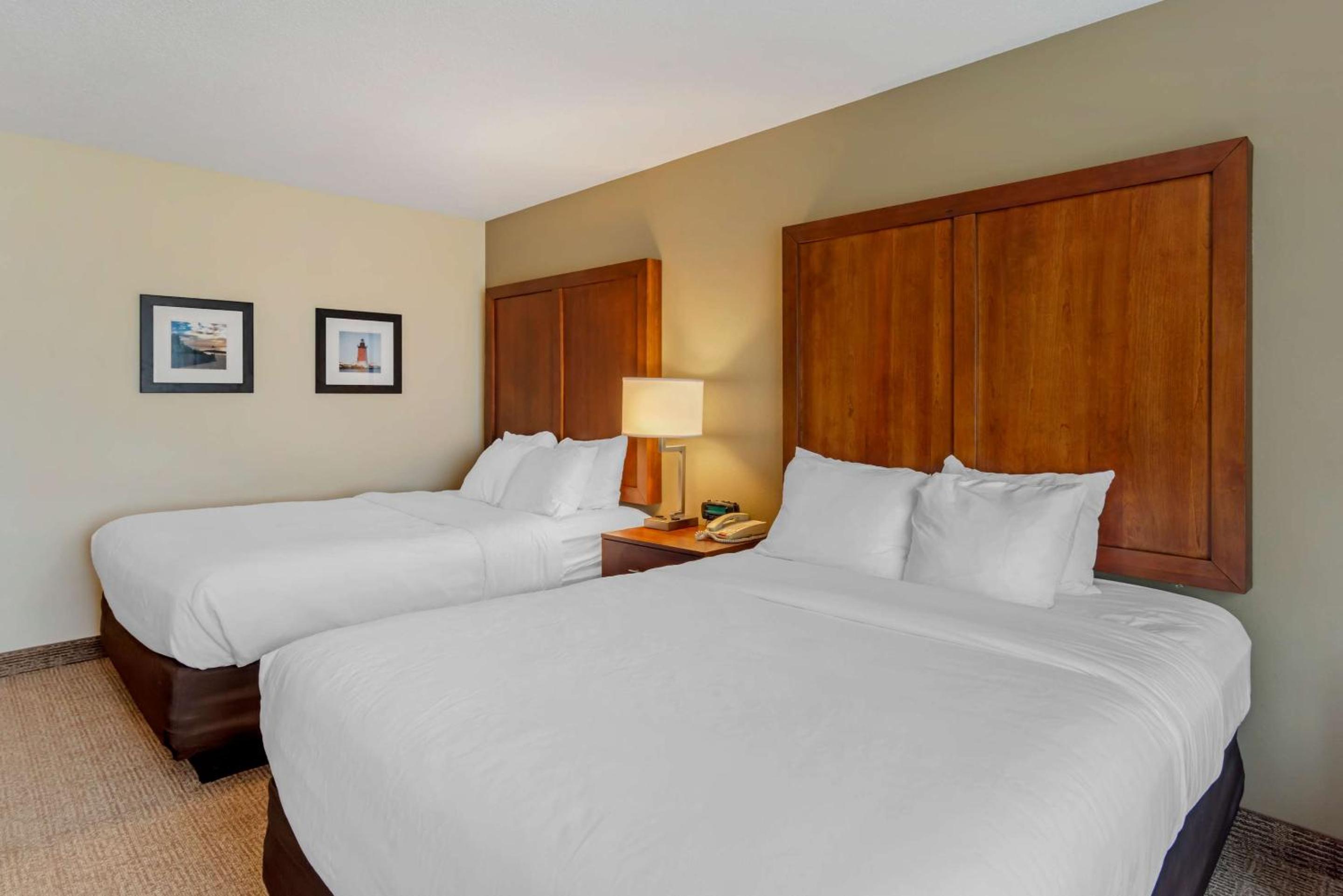 Queen Room with Two Queen Beds - Accessible/Non-Smoking - Photo 1
