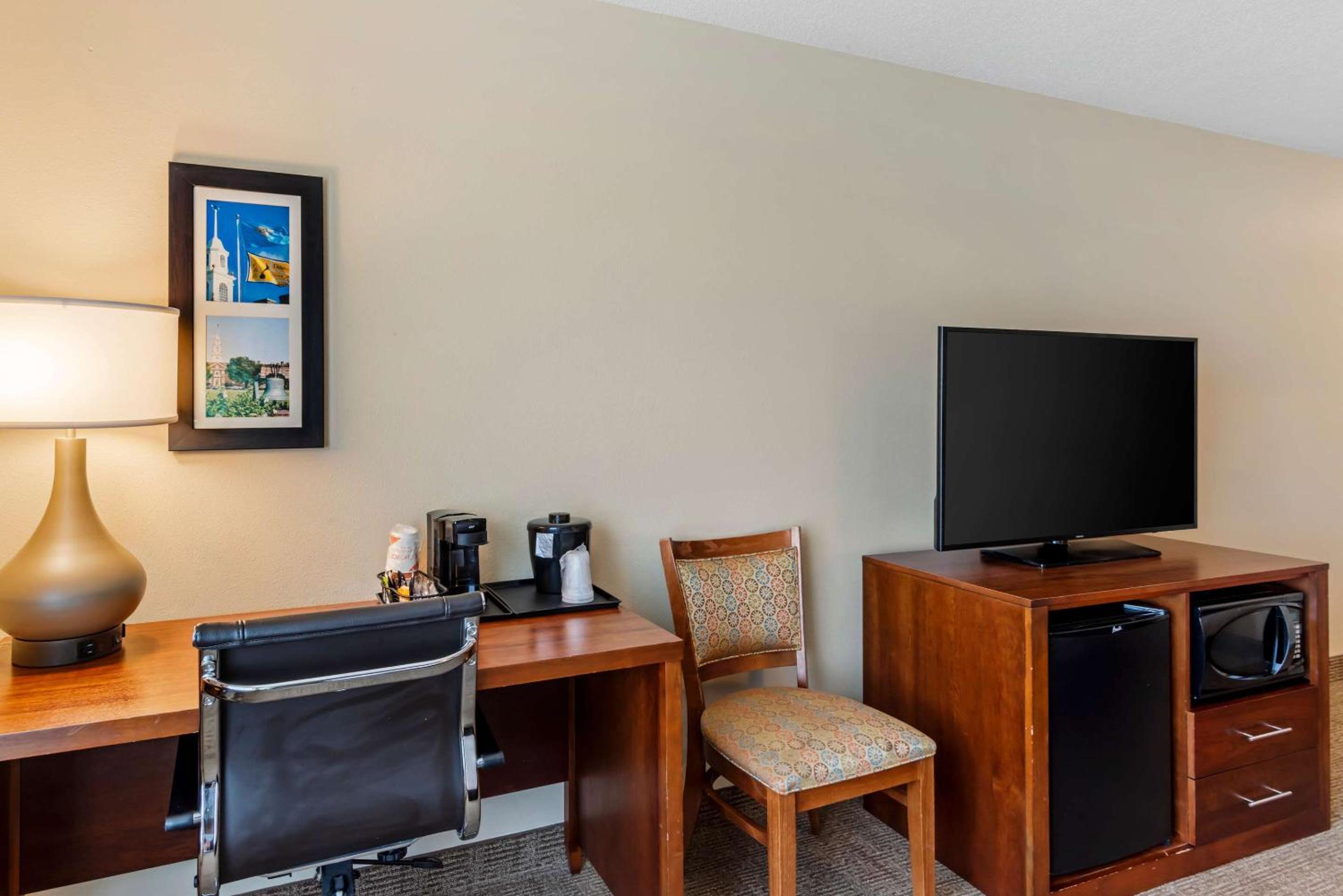 King Room - Accessible/Non-Smoking - Photo 1