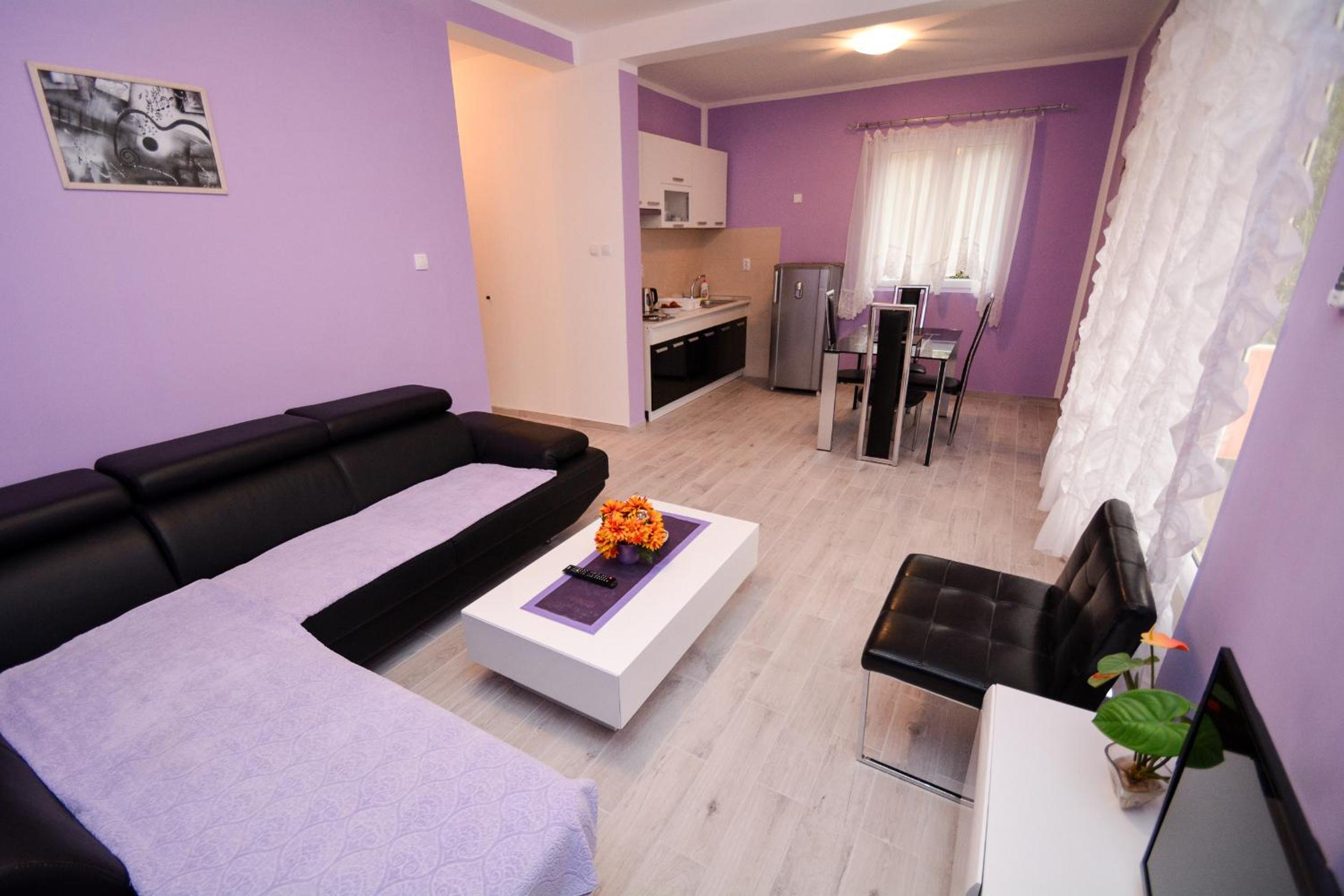 One-Bedroom Apartment with Balcony photo 1
