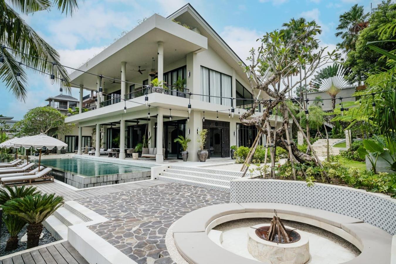Villa photo 2