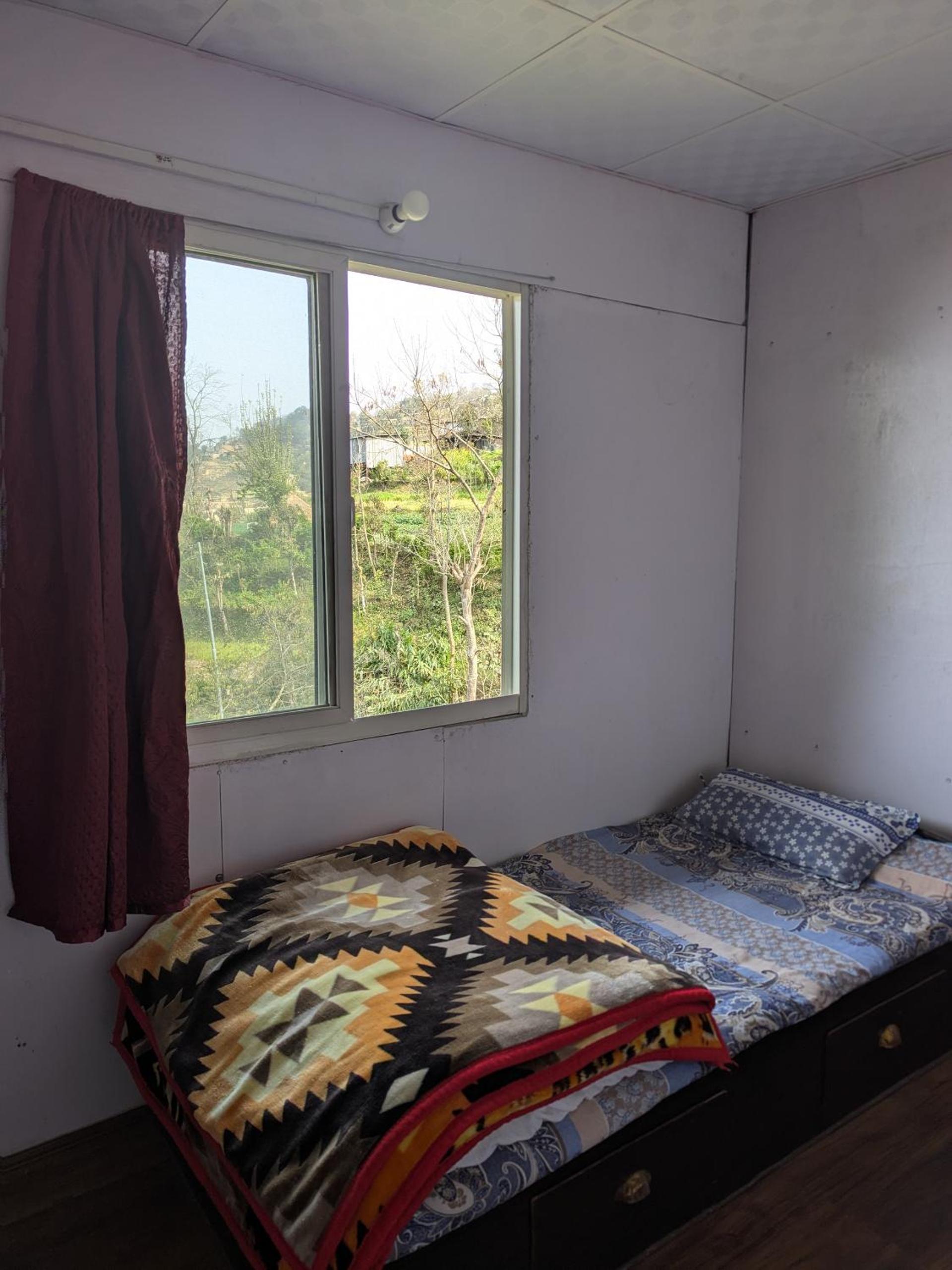 Standard Single Room with Mountain View