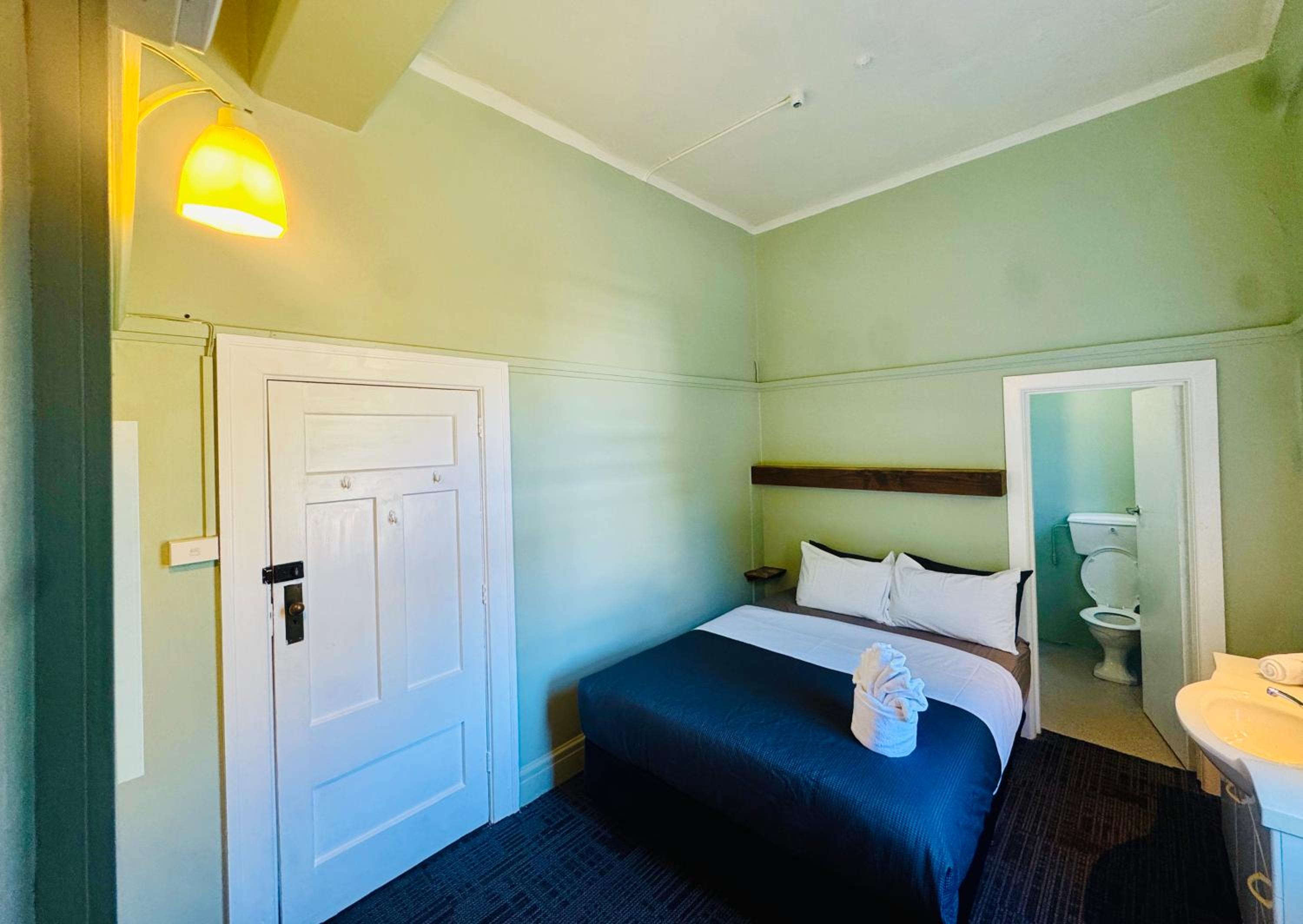 Double Room with Private Bathroom photo 1