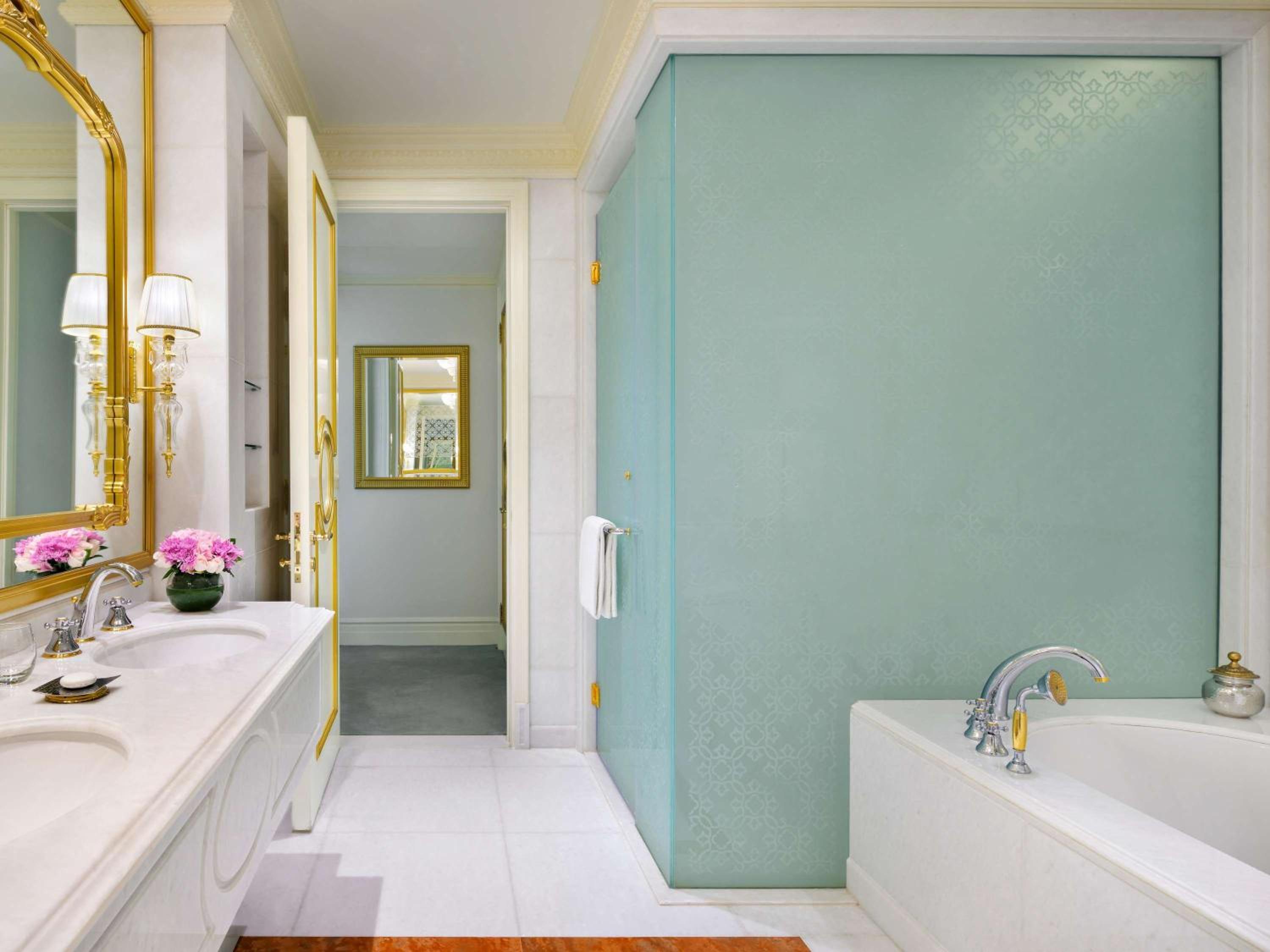 Premier Garden Walk Room thumbnail 6