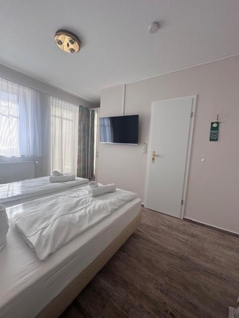 Economy Double Room photo 2