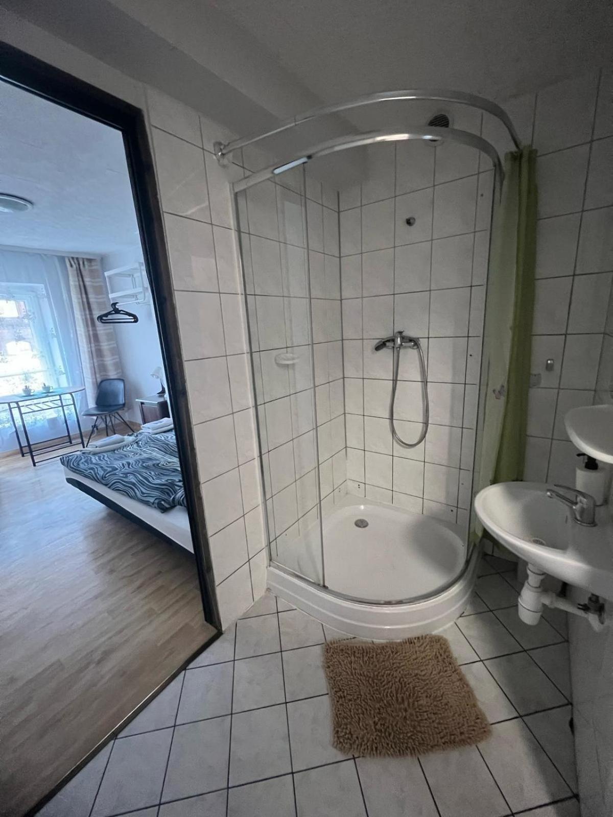 Small Double Room - Photo 1