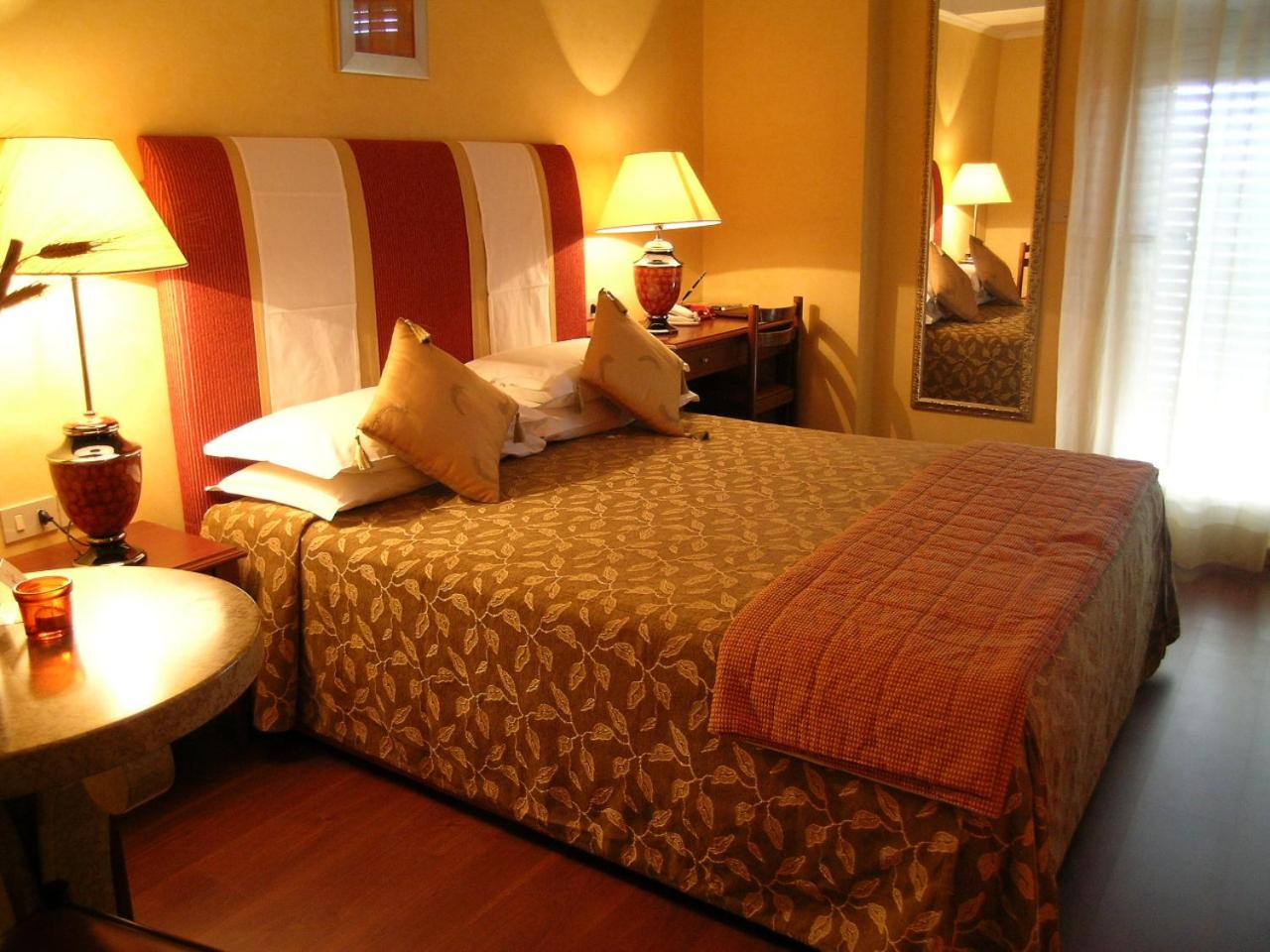 Double Room - Photo 2