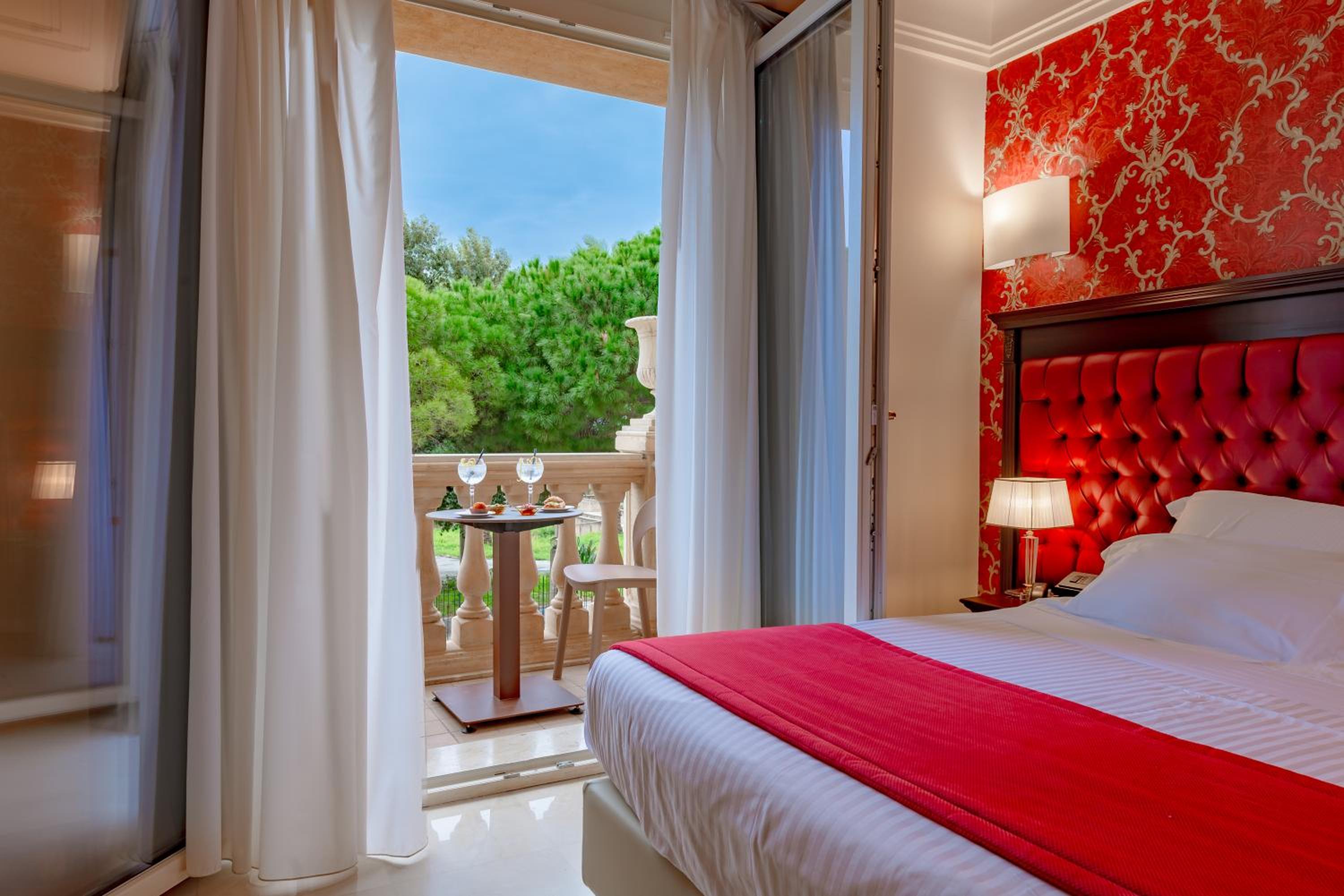 Double Room with Balcony photo 3