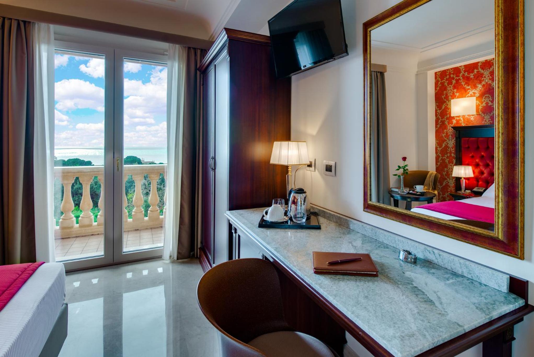 Superior Double or Twin Room with Sea View - Photo 4