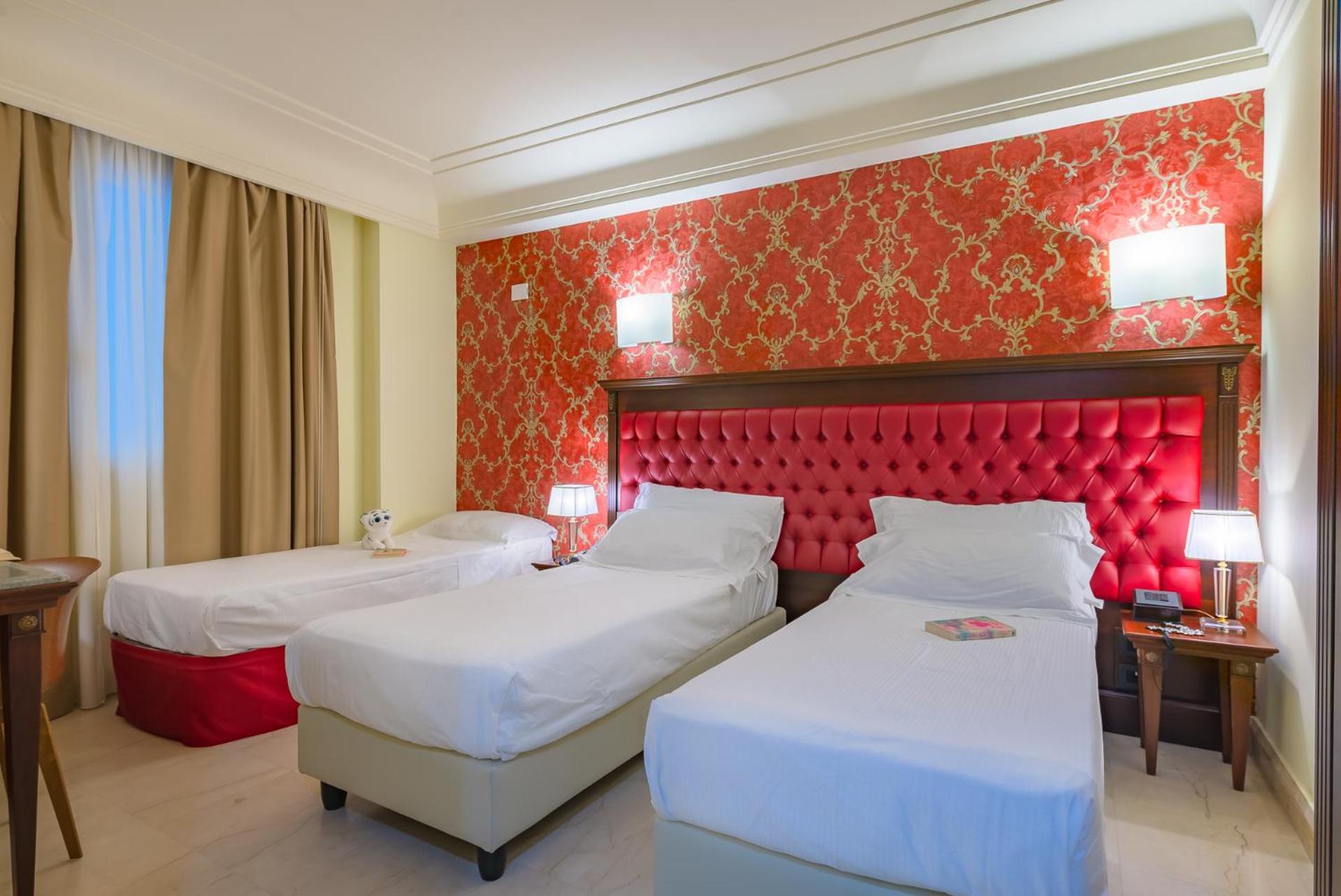 Standard Double or Twin Room - Photo 1