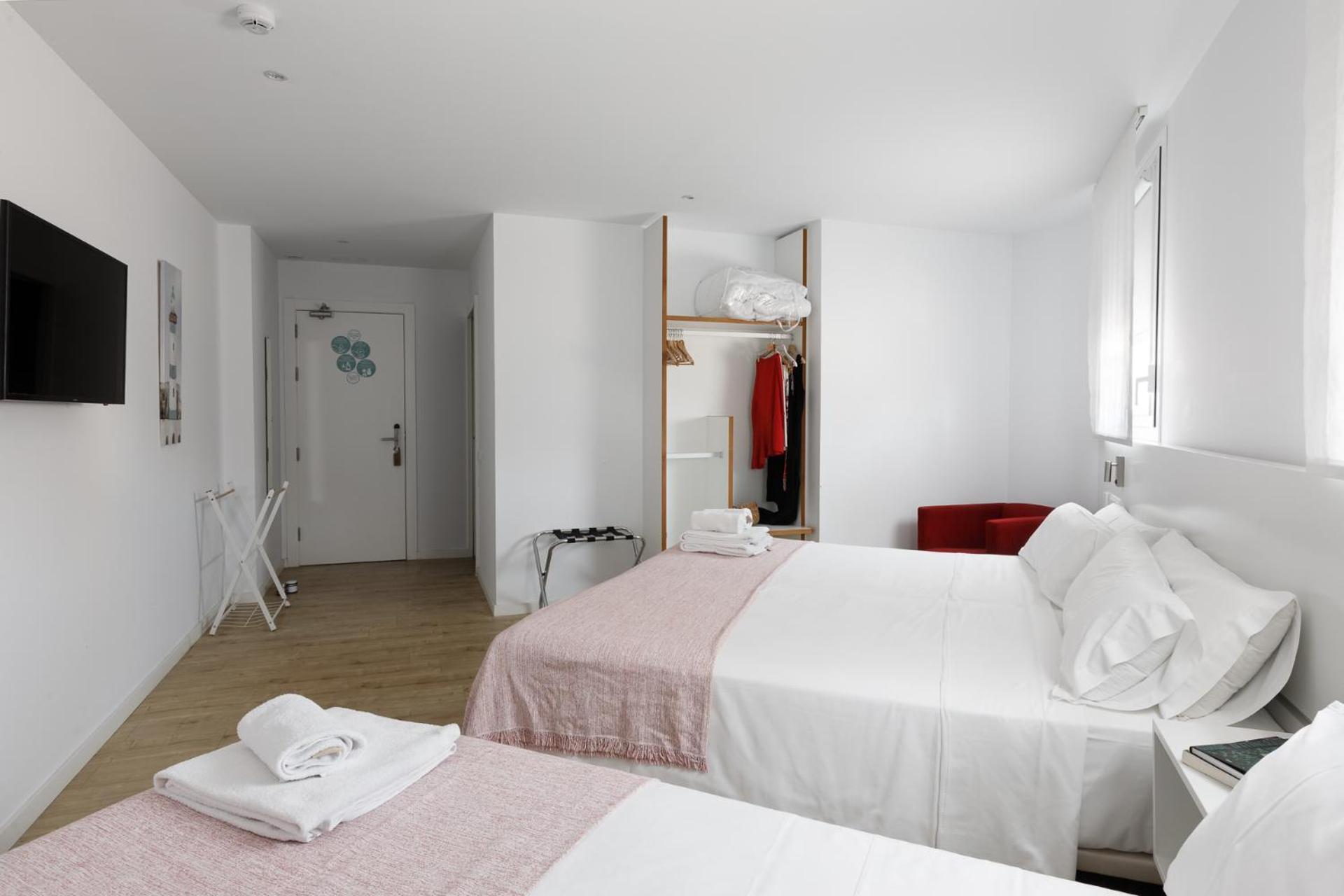 Double Room - Photo 4