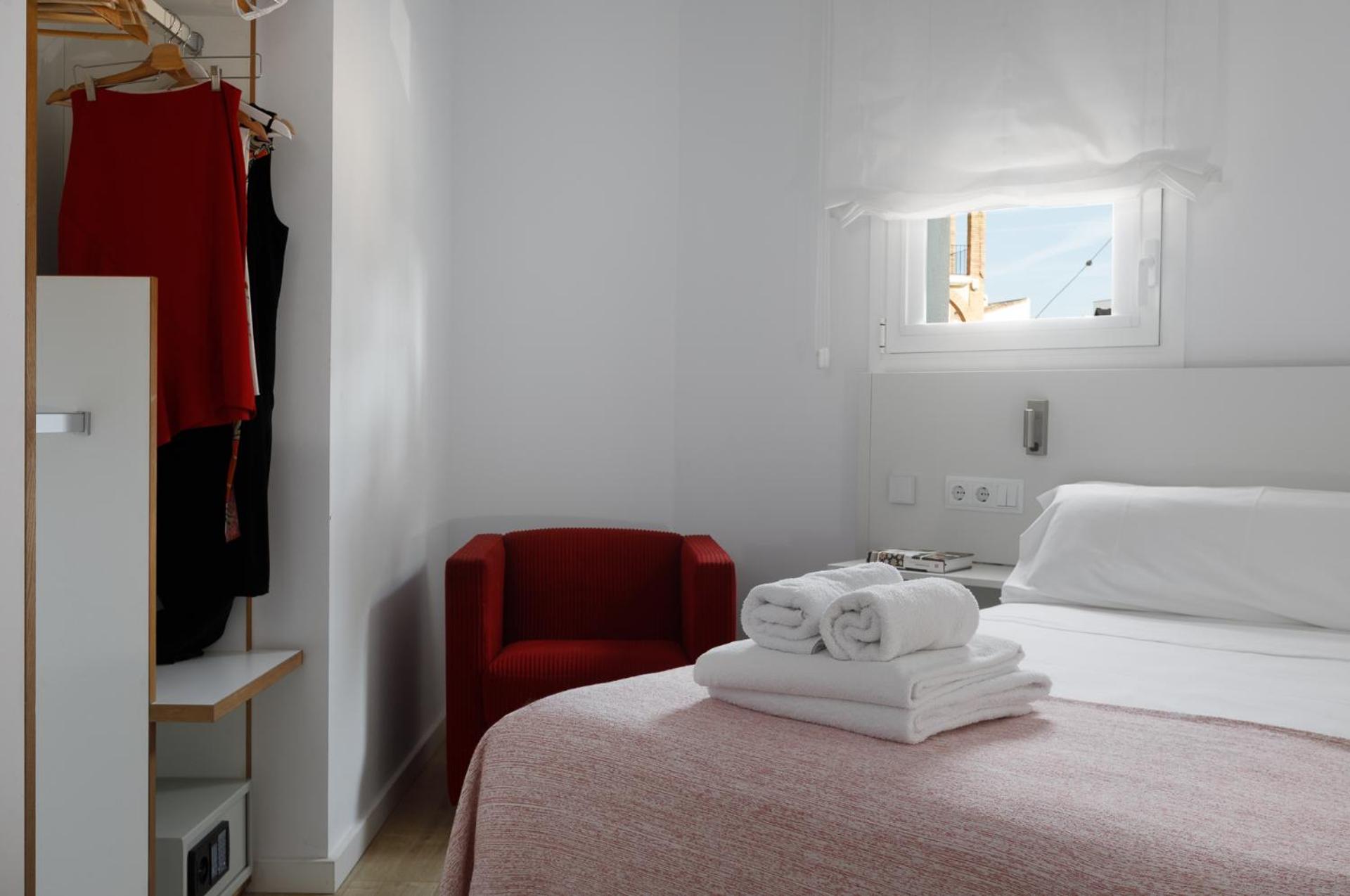 Double Room - Photo 3