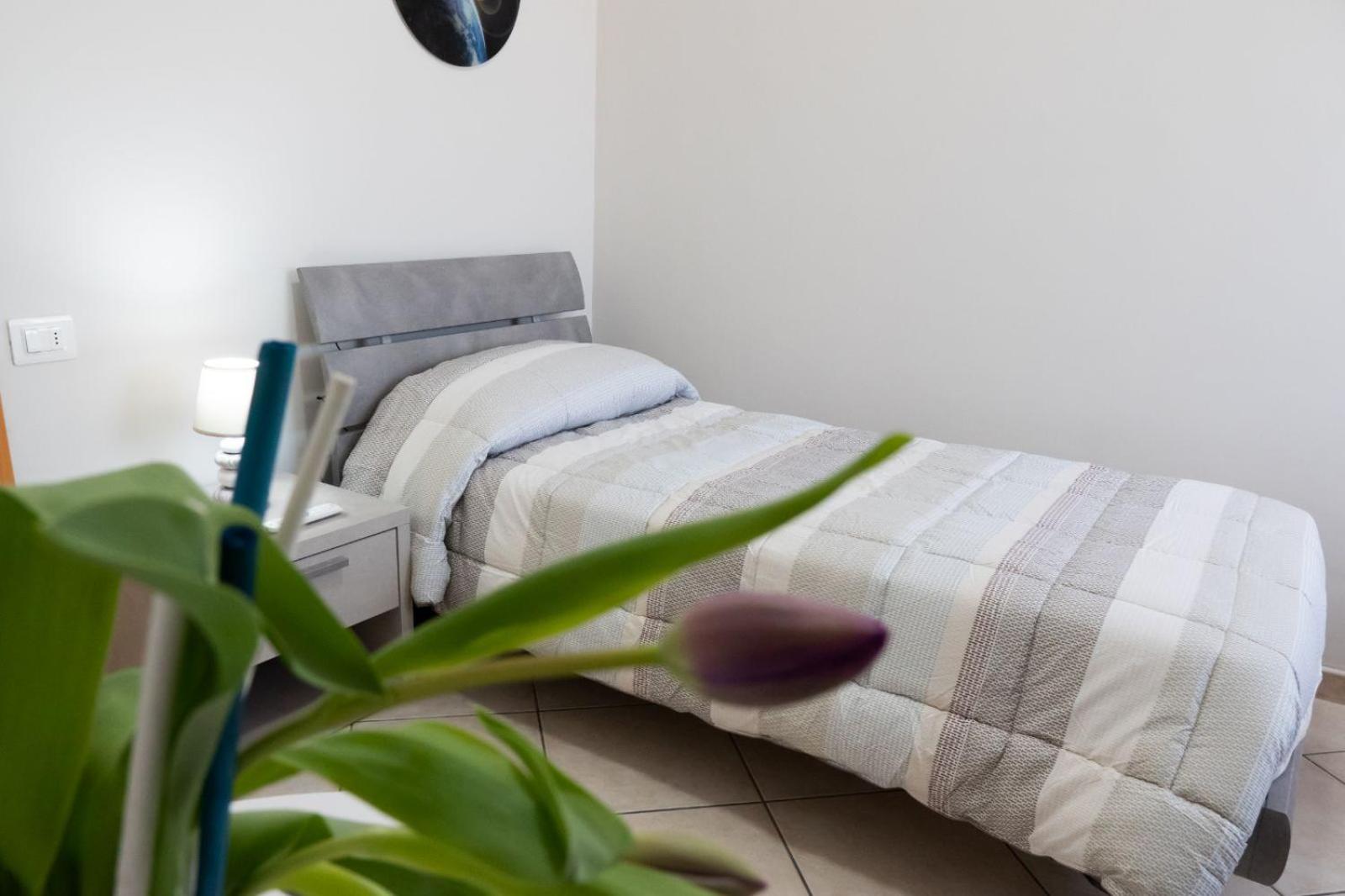 Single Room with Private Bathroom photo 1