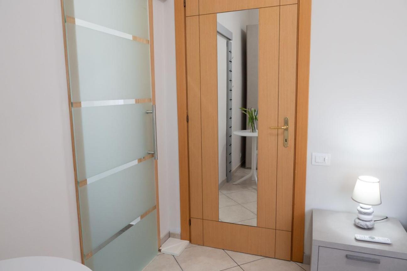 Single Room with Private Bathroom photo 3
