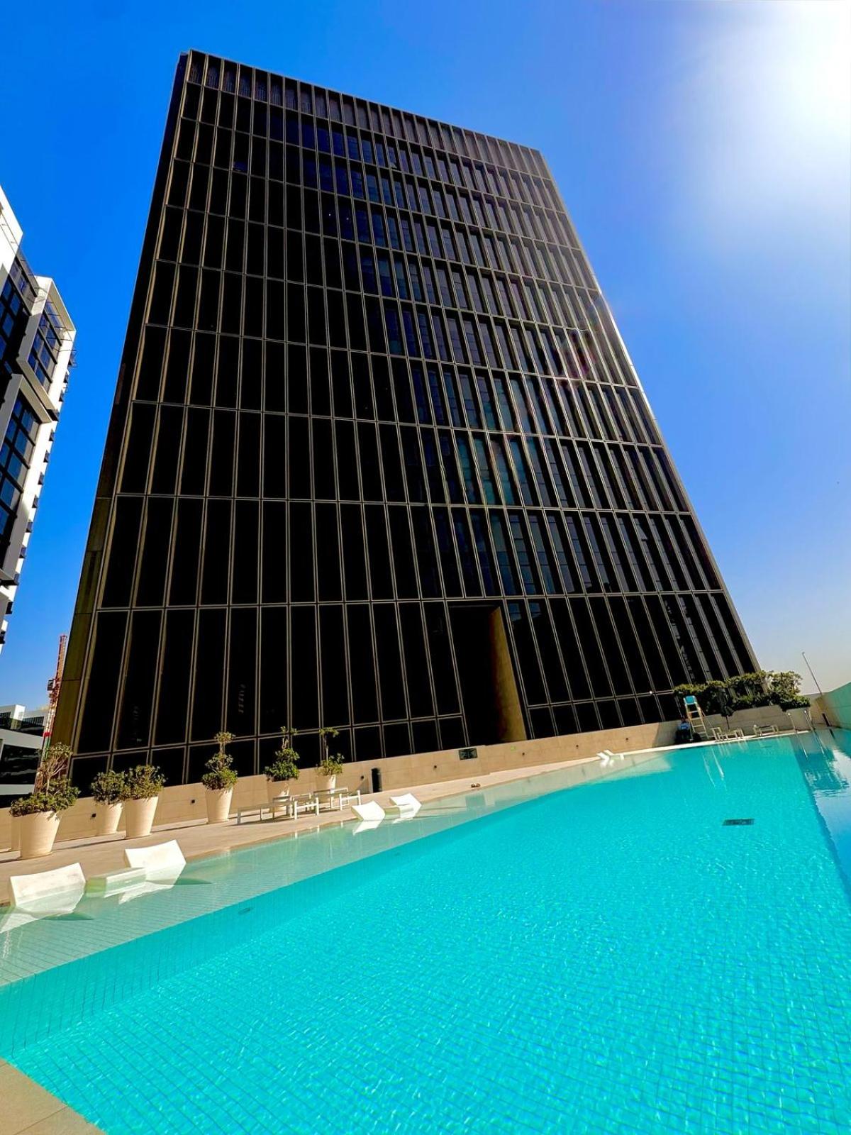 Premium One-Bedroom Apartment with Kitchen and Balcony photo 2