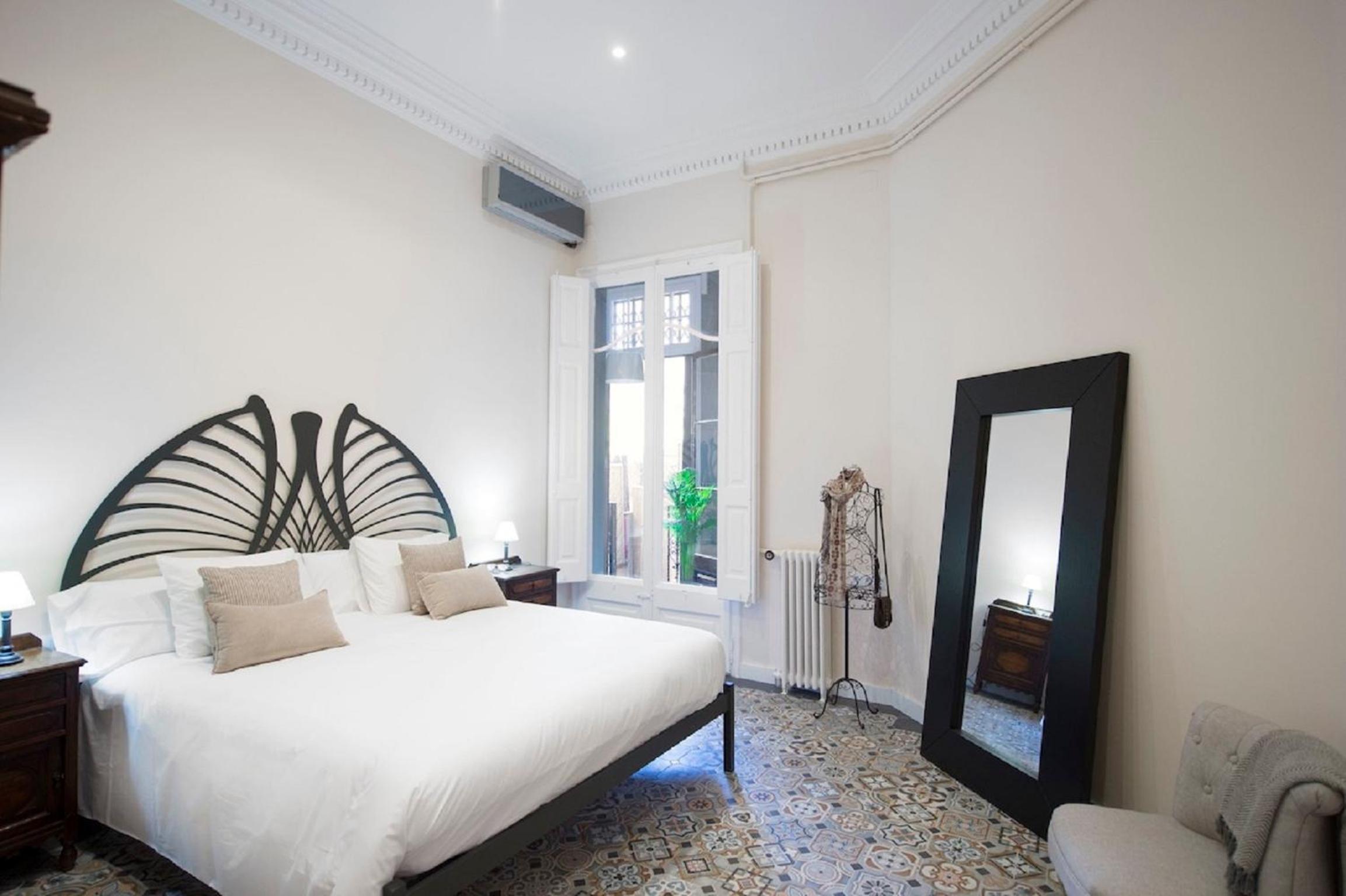 Superior Three-Bedroom Apartment - Carrer València photo 3