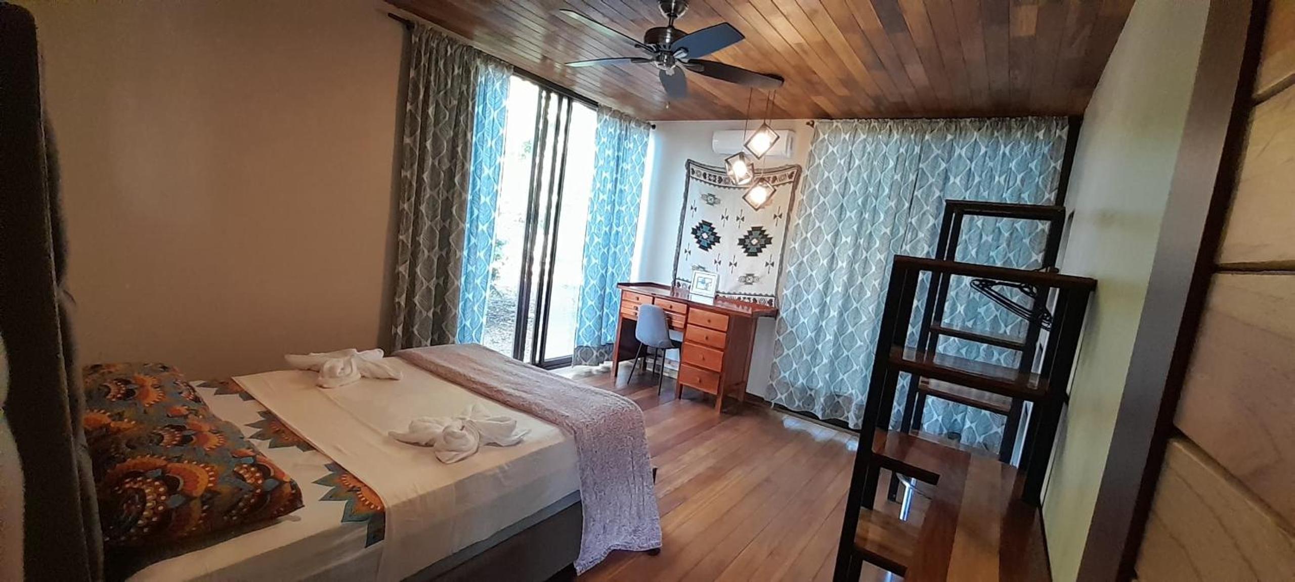 Three-Bedroom Villa photo 2