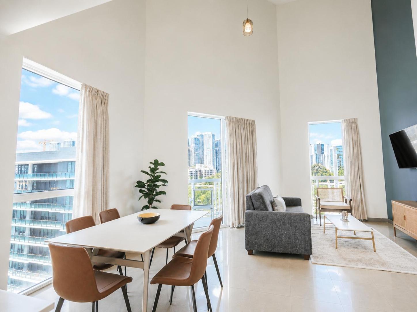 Three-Bedroom Premium Apartment with Balcony photo 3