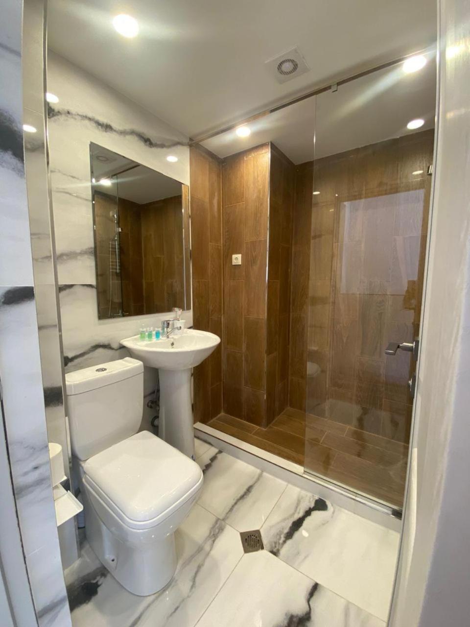 Double Room - Disability Access photo 1