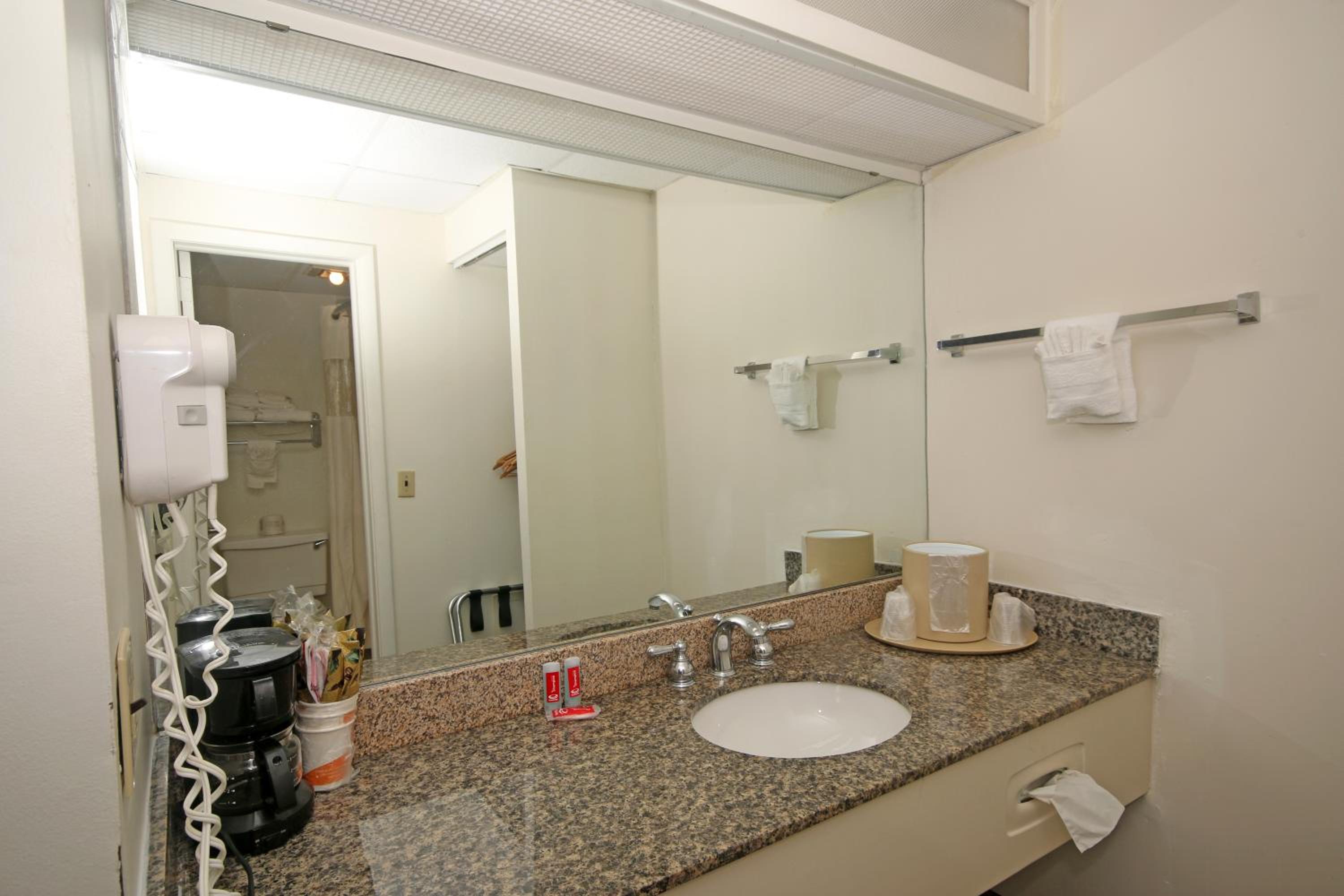 Accessible 1 Double Bed - Photo 4