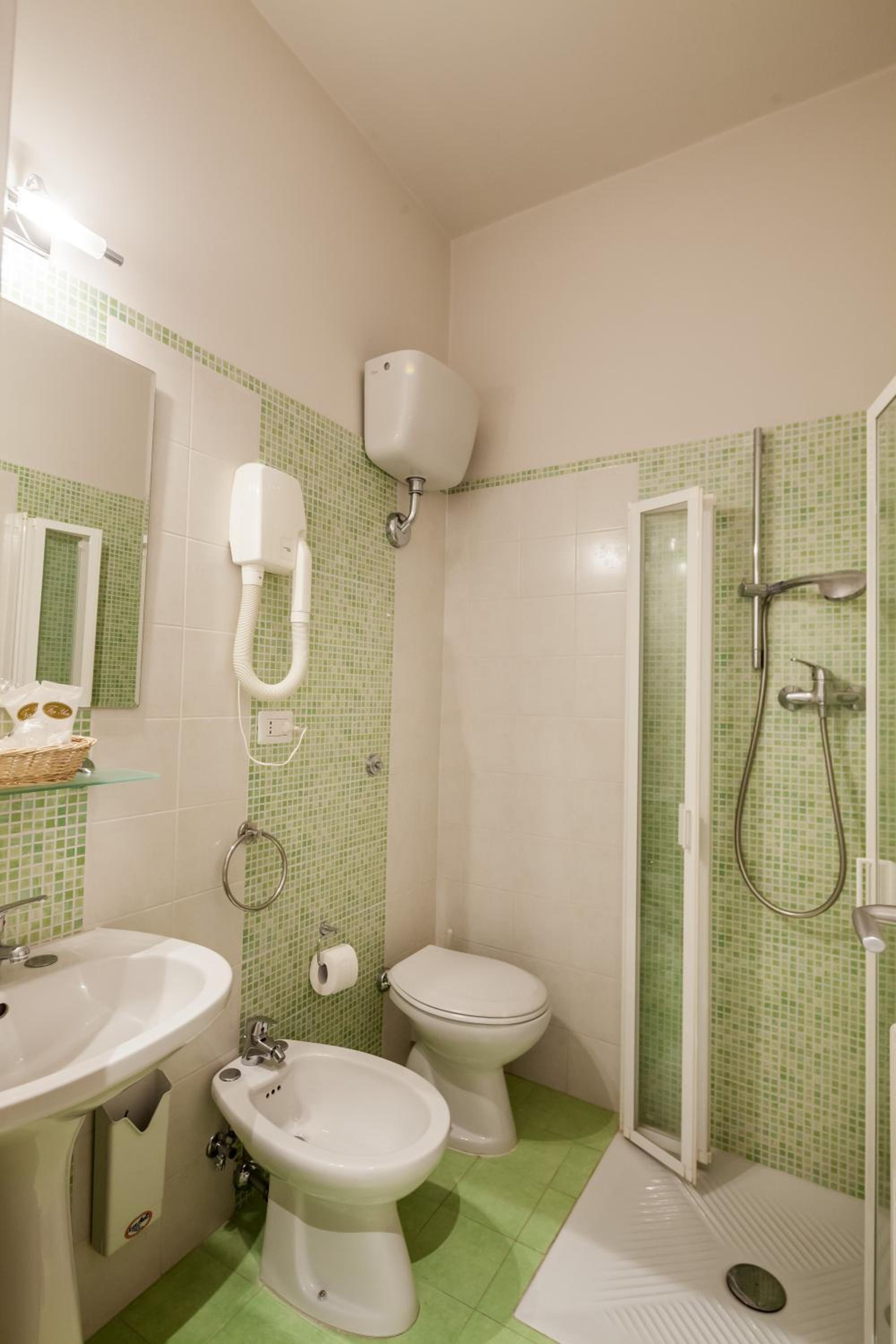Standard Double or Twin Room photo 2