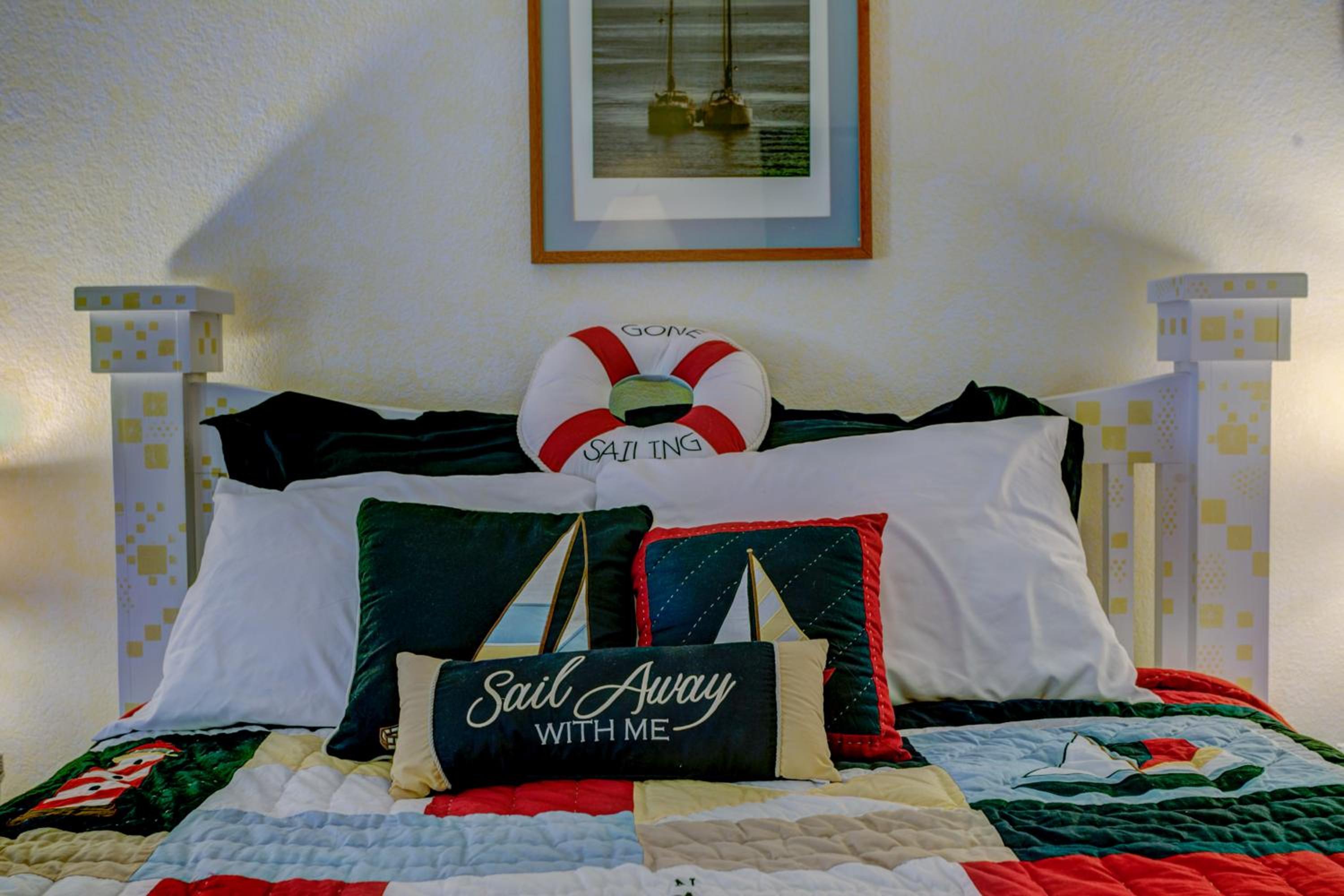 Deluxe King Suite photo 1