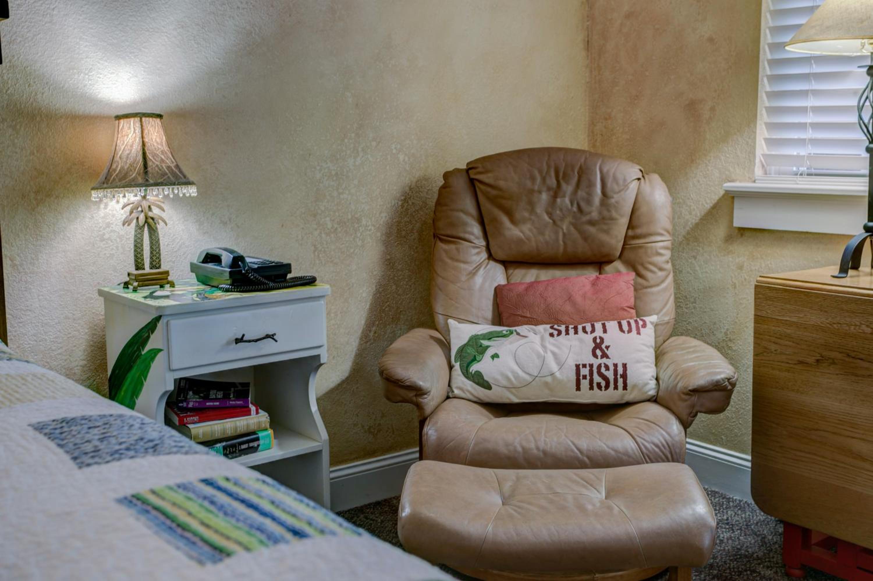 Deluxe Queen Suite - Not Pet Friendly - Photo 1