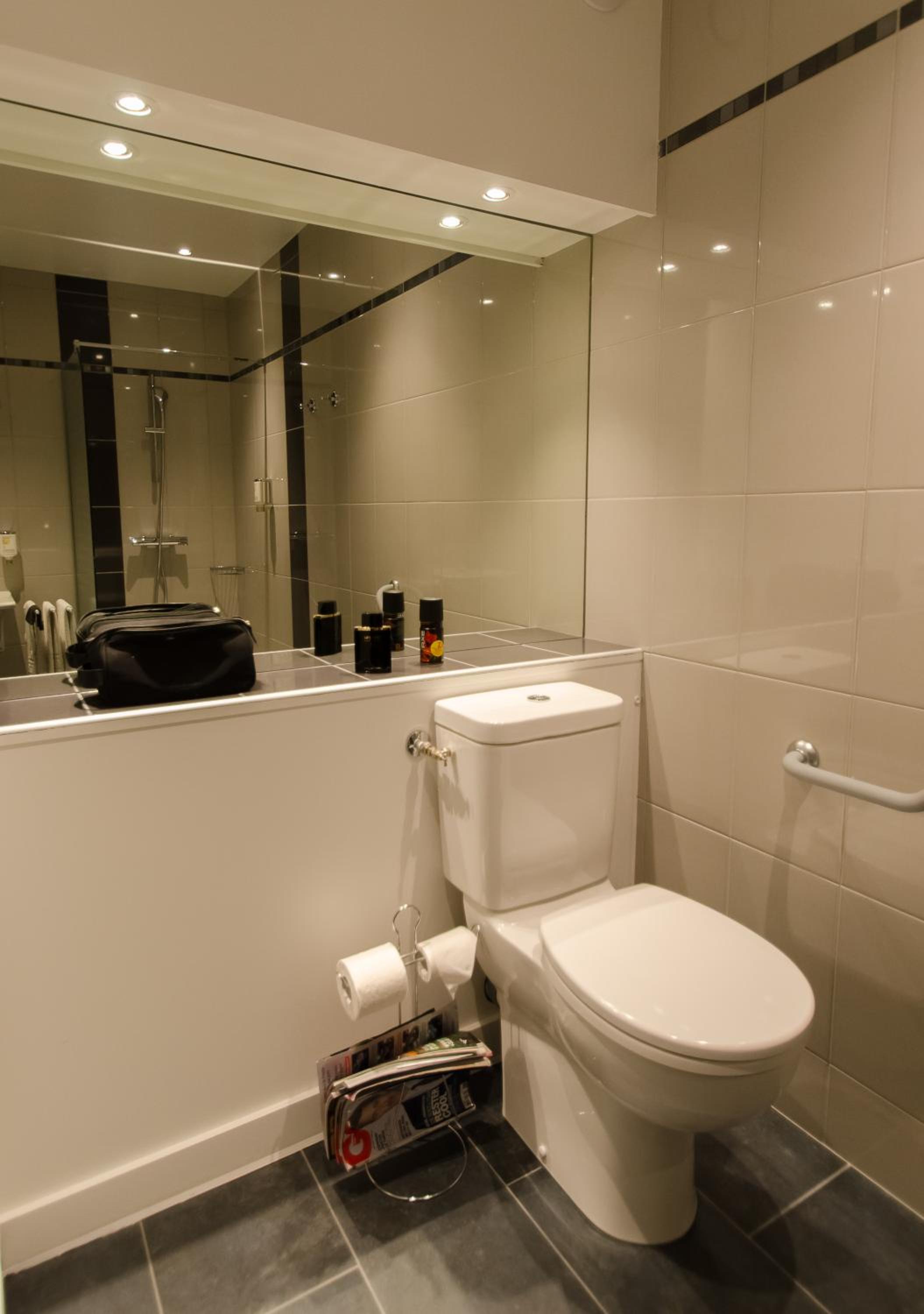 Queen Room - Disability Access/Non-Smoking photo 3