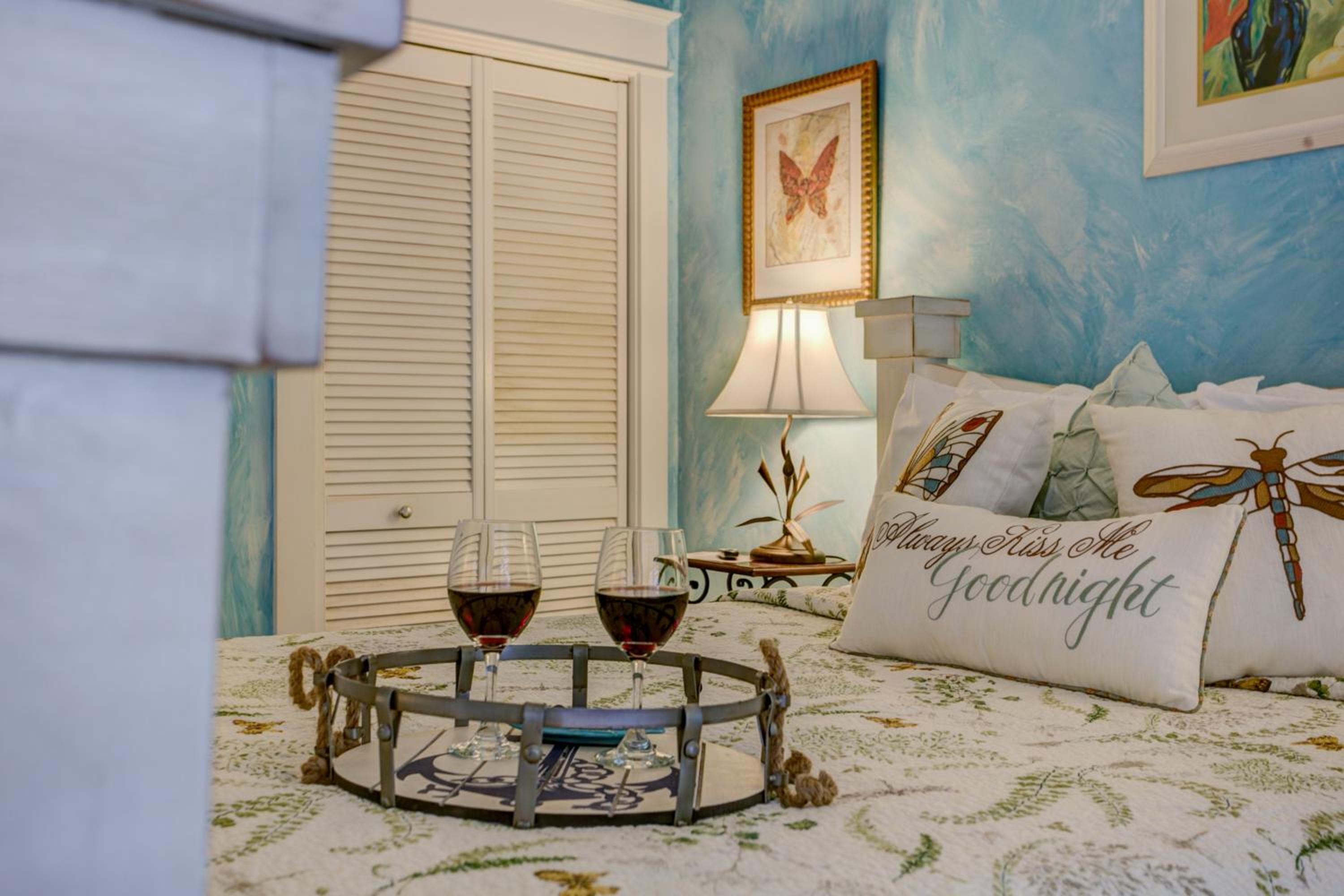 Deluxe Queen Suite - Pet Friendly  - Photo 1