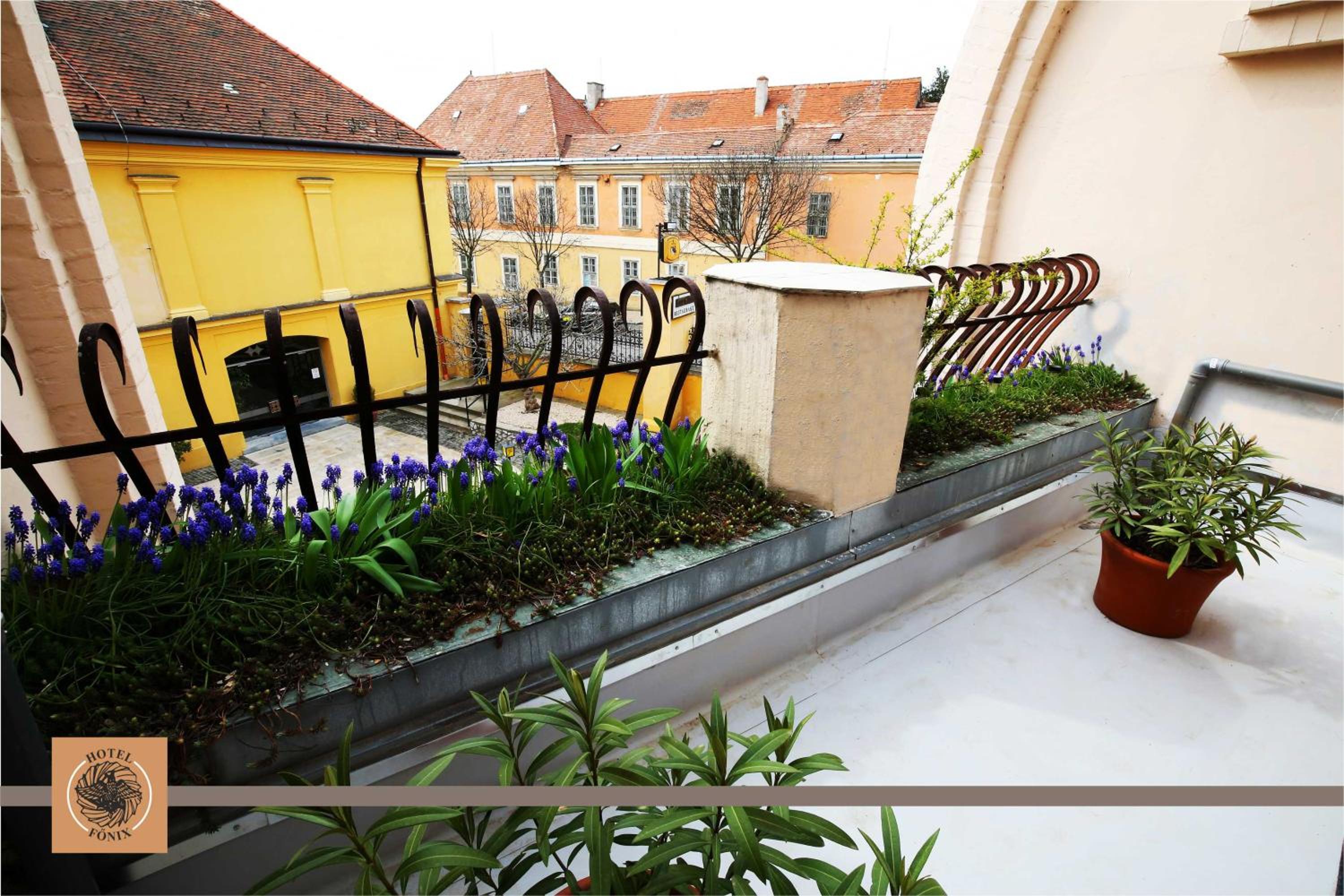 Triple Room with Balcony - Photo 2