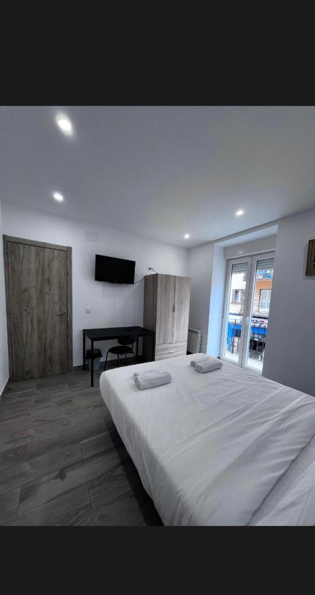 Queen Room with Shared Bathroom