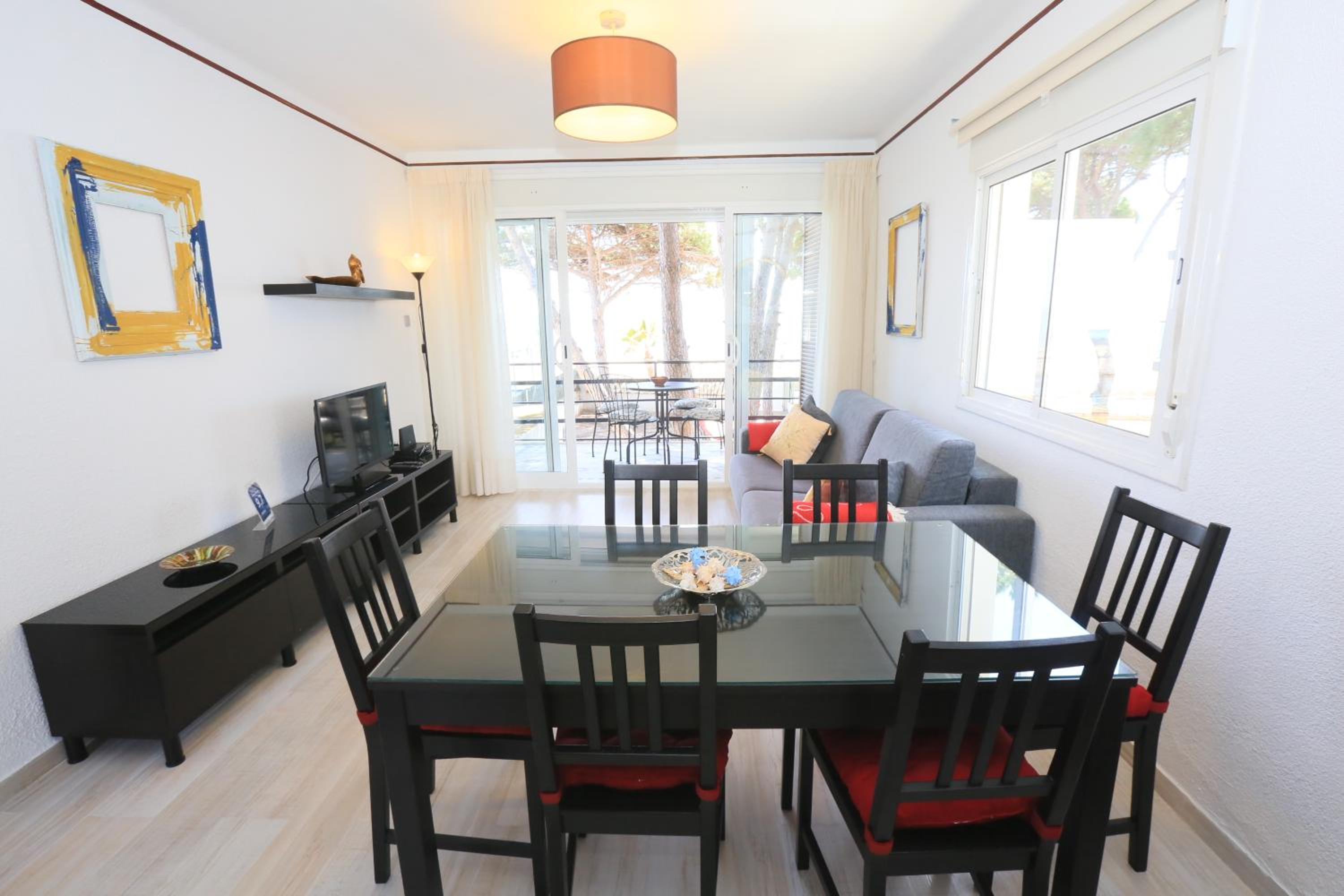 Two-Bedroom Holiday Home photo 2