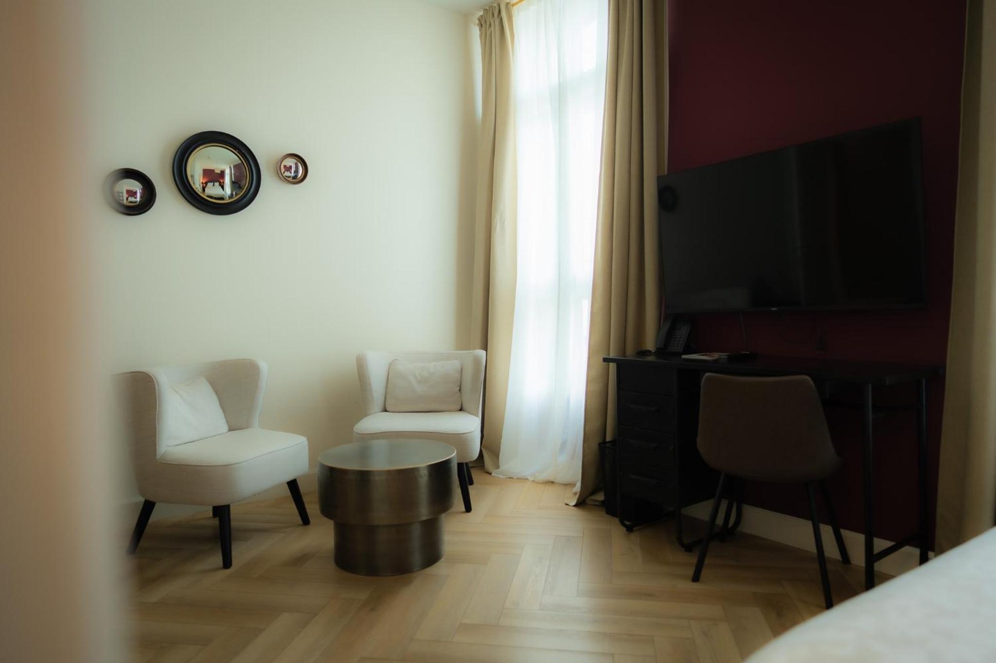 Deluxe King Room