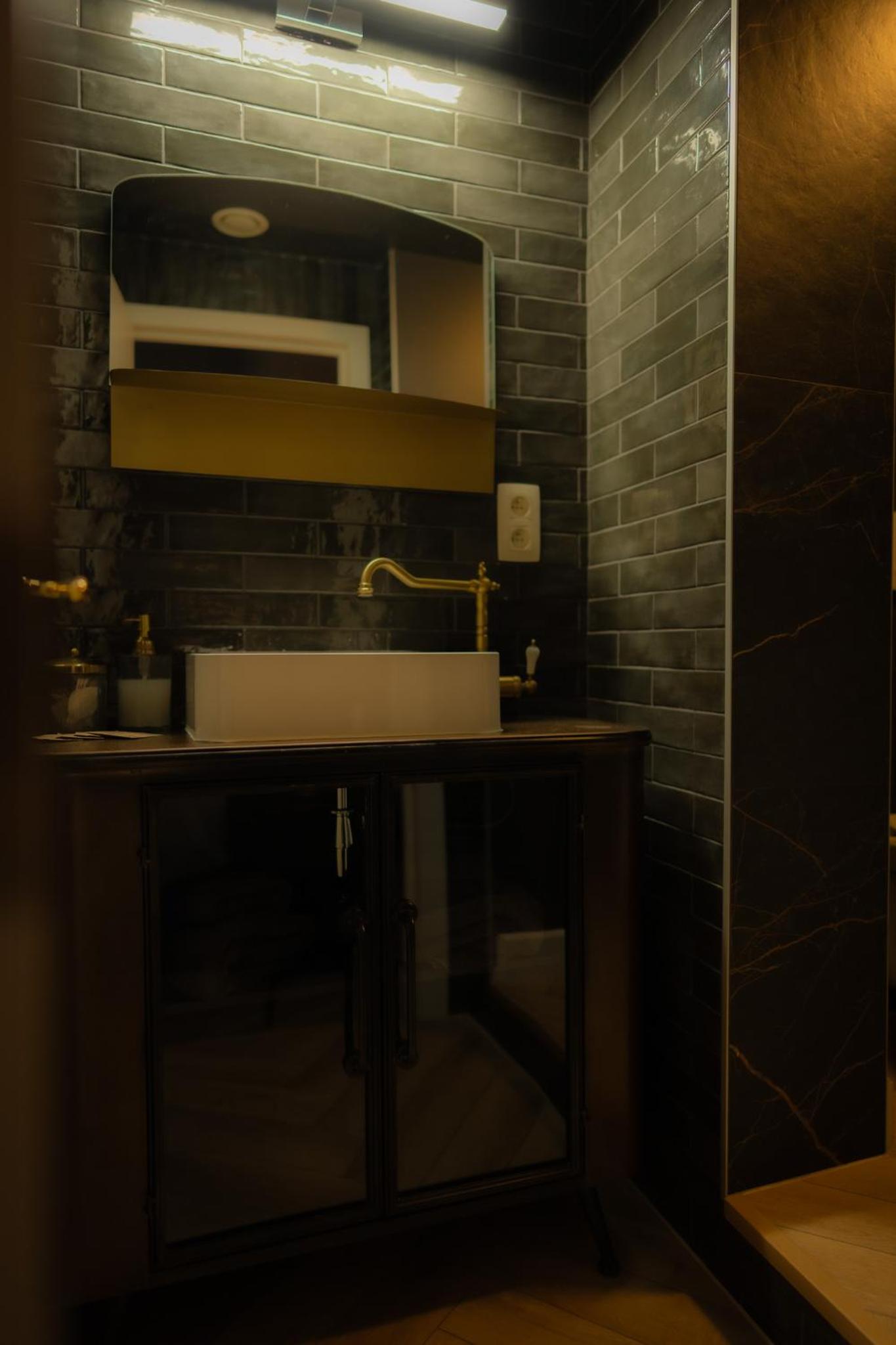 Deluxe King Room photo 2